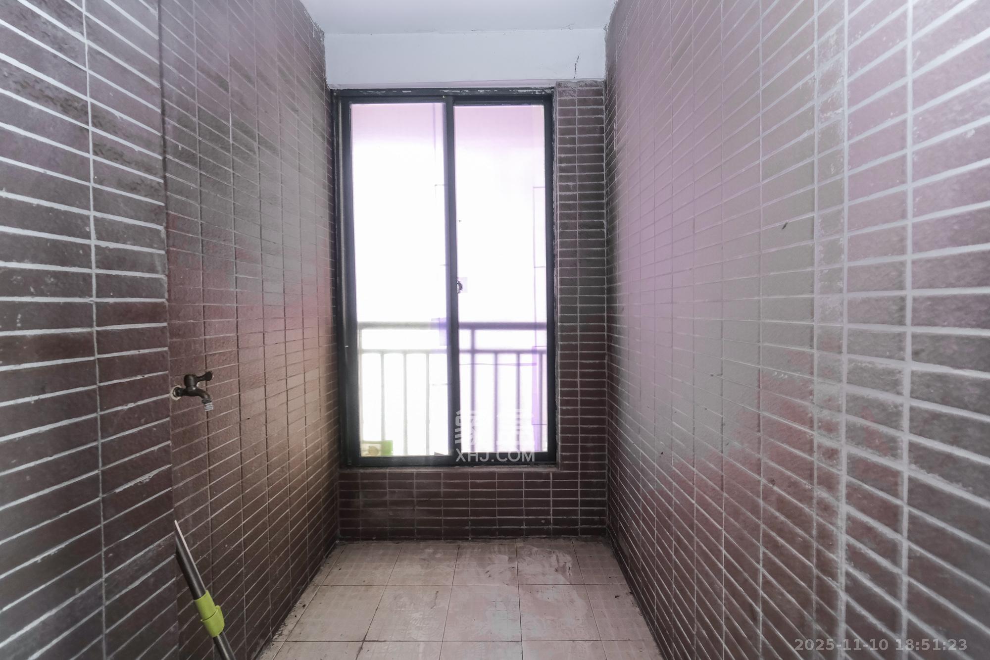 圆梦完美生活  2室2厅1卫    40.0万阳台