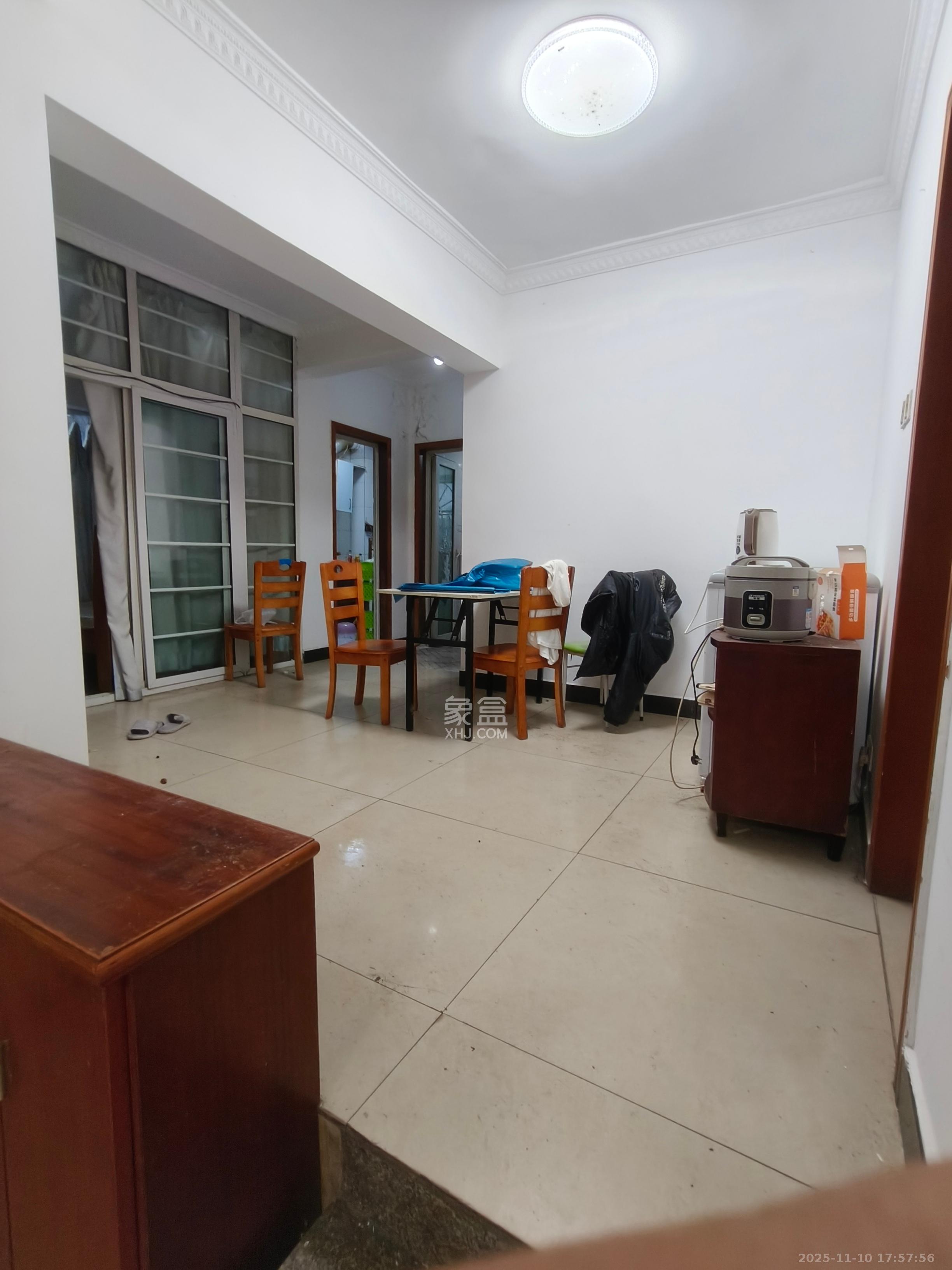 银力家园  3室2厅2卫    2300.0元/月室内图