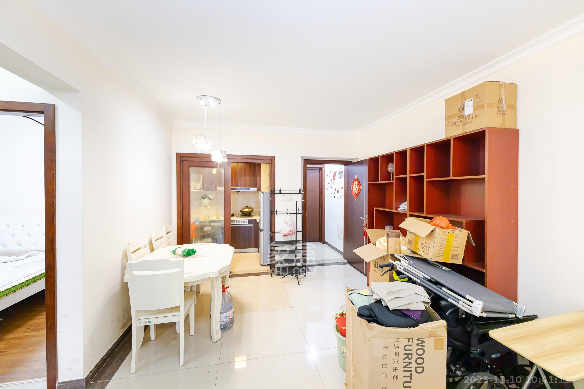 时代倾城二期  2室2厅1卫    1800.0元/月室内图