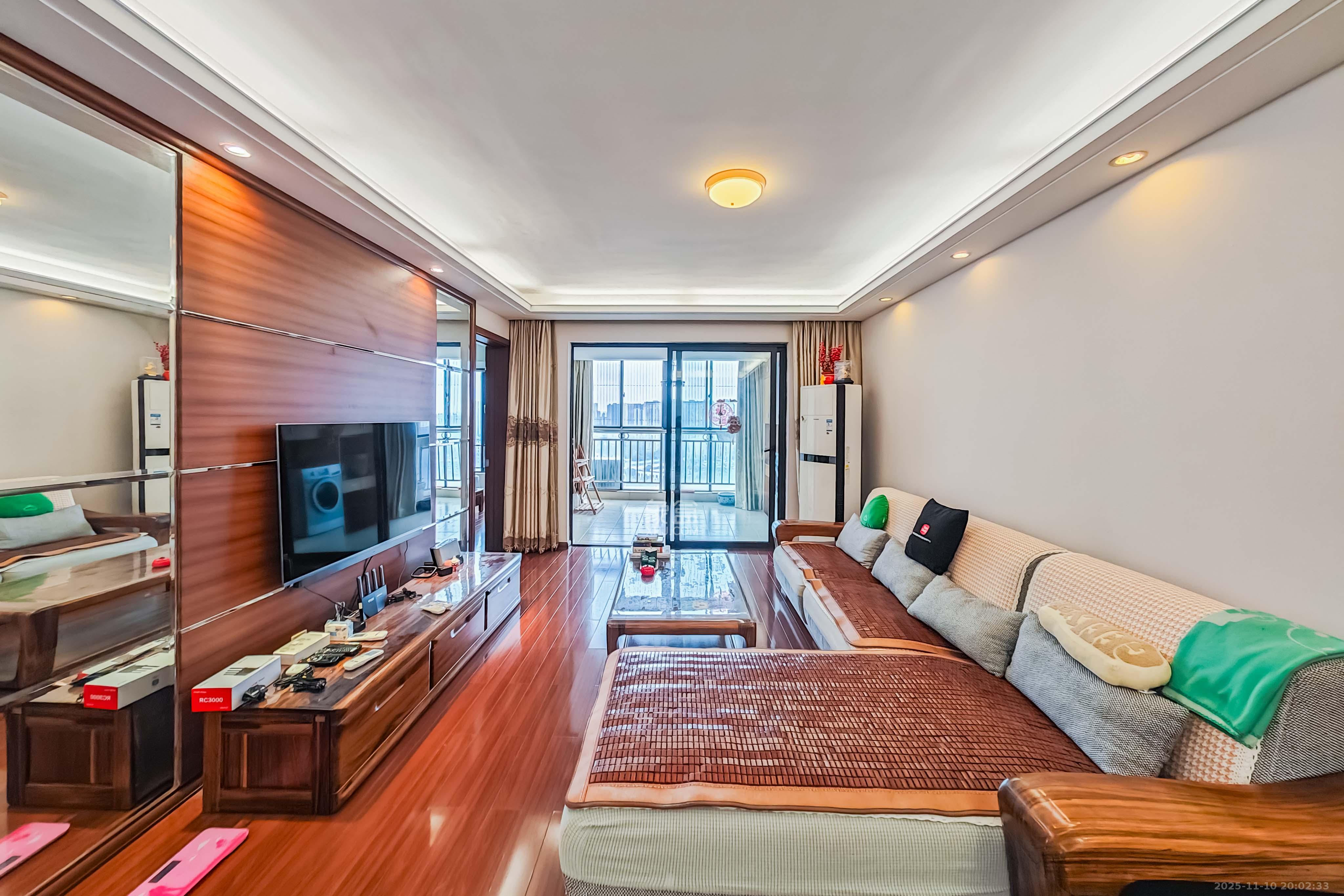 万科金域华府一期 3室2厅1卫 98.0万 万科金域华府一期 3室2厅1卫 98.0万客厅