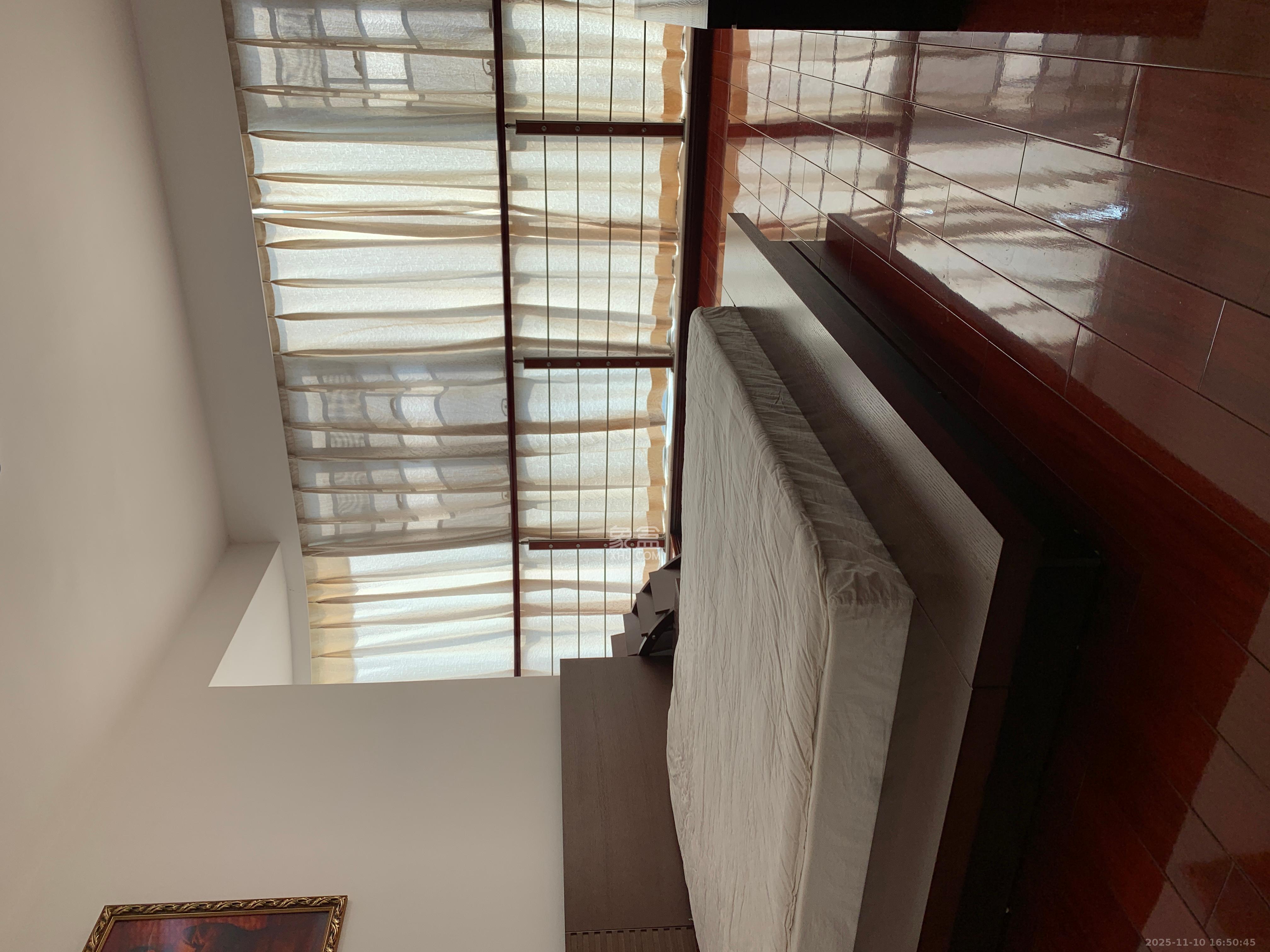 桐荫里社区 5室2厅2卫 6500.0元/月 桐荫里社区 5室2厅2卫 6500.0元/月室内图