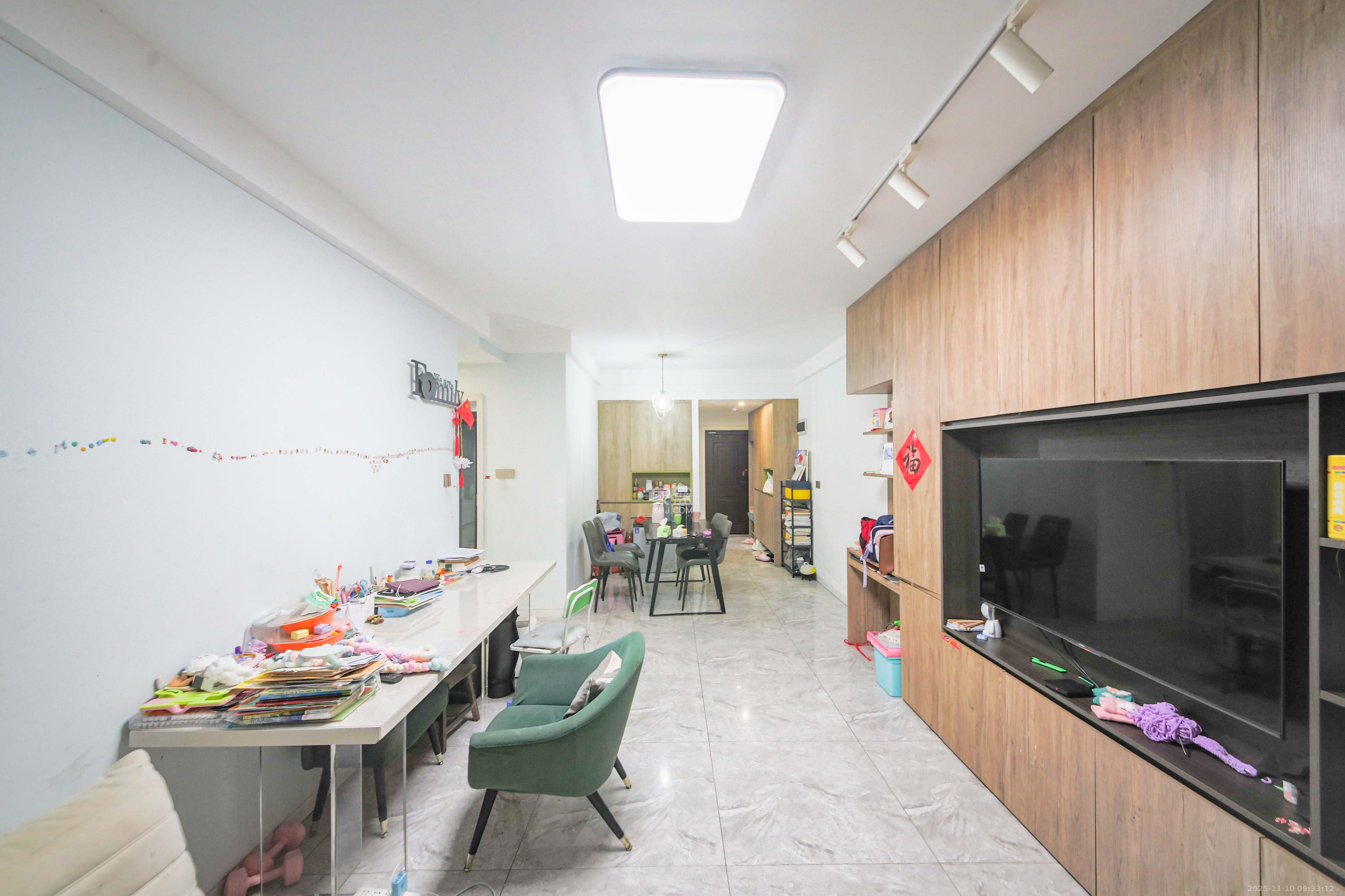 丽水熙园 3室2厅2卫 90.0万 丽水熙园 3室2厅2卫 90.0万客厅