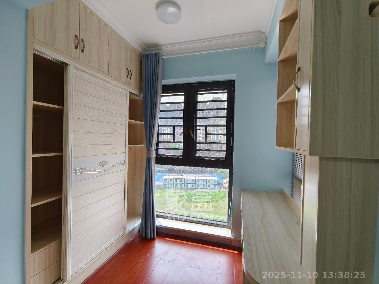 乾源国际  3室2厅2卫    2000.0元/月室内图