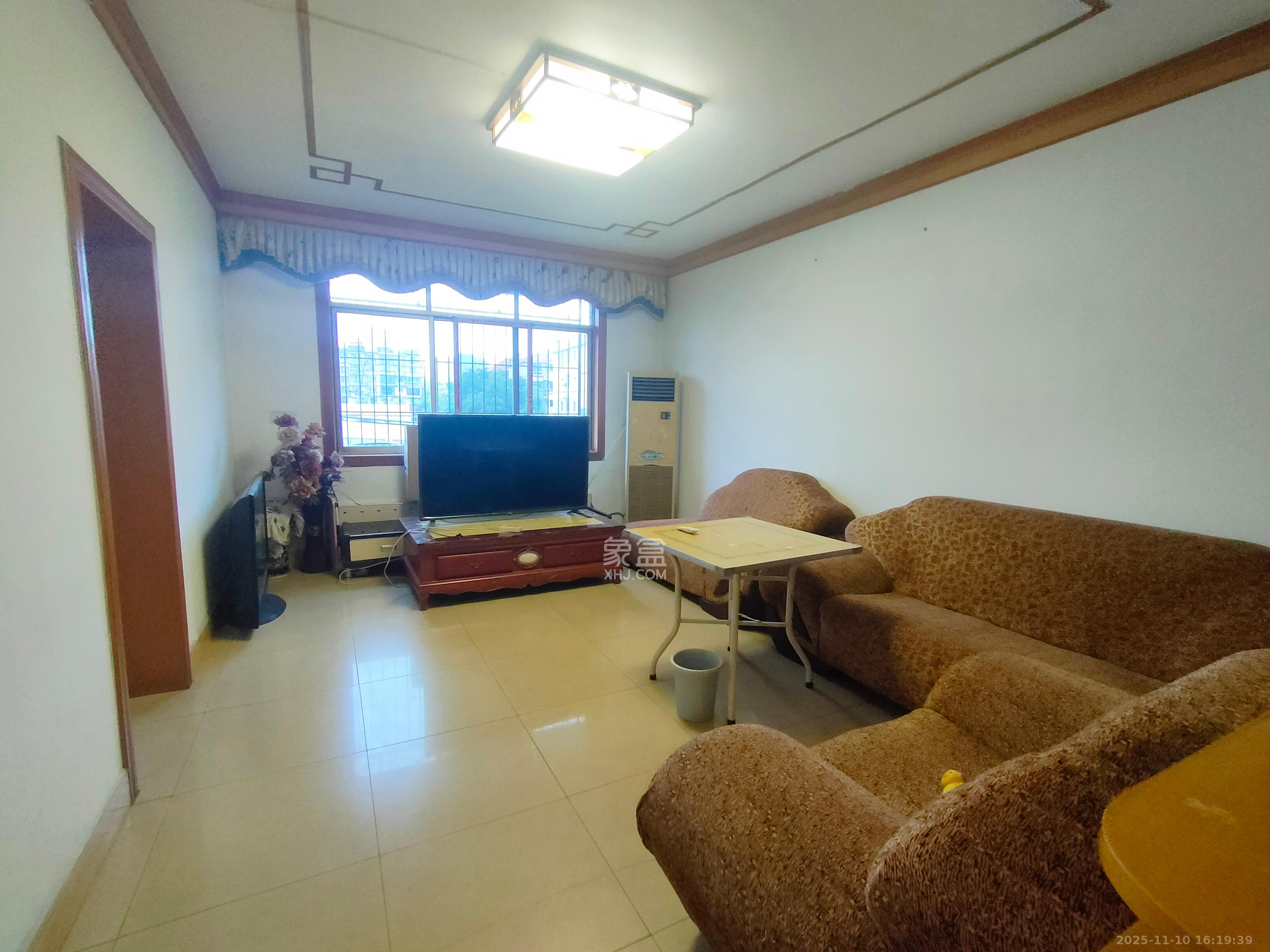 湘华公寓  3室2厅1卫    1600.0元/月