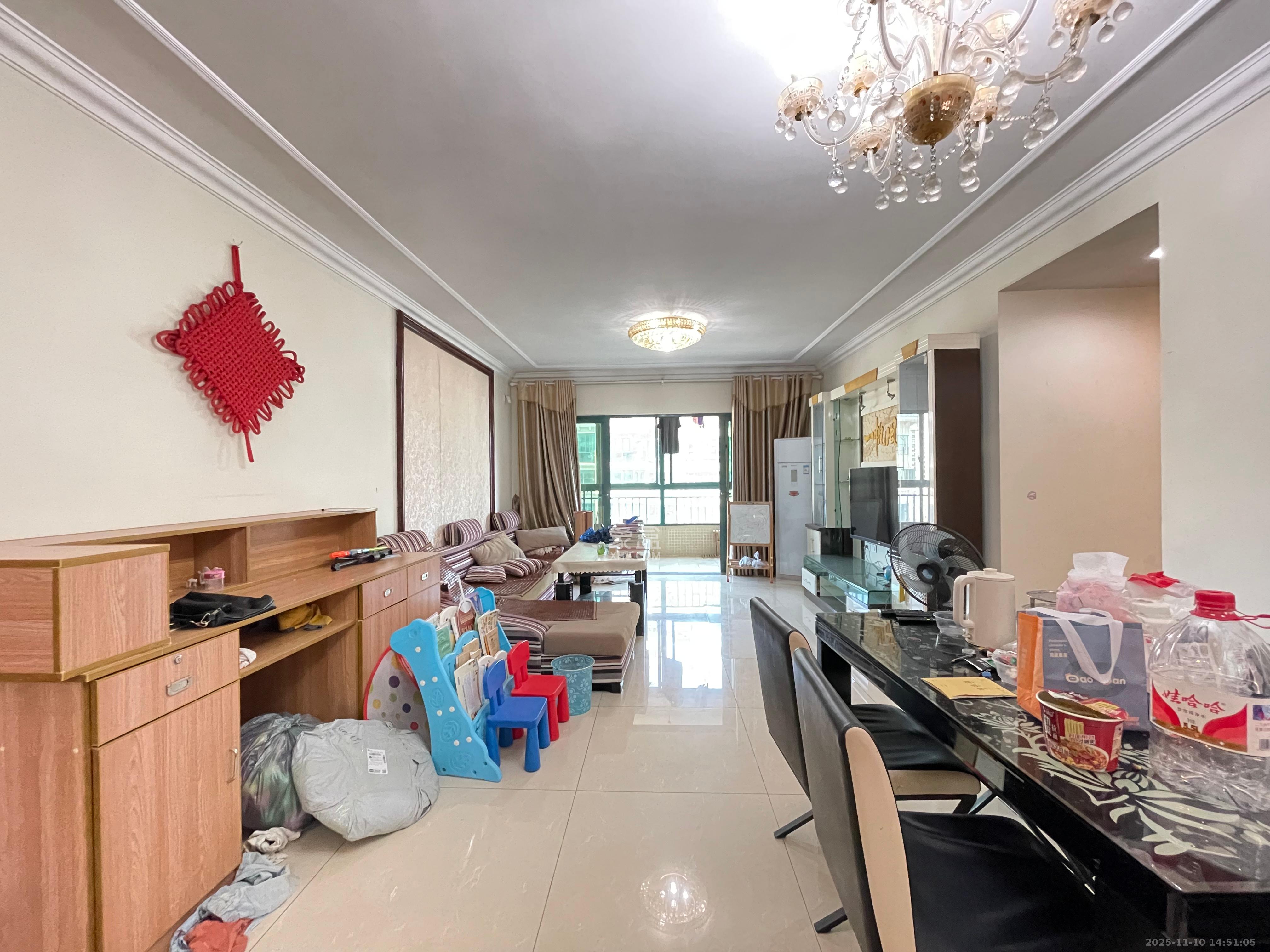 恒大名都  3室2厅2卫    1800.0元/月