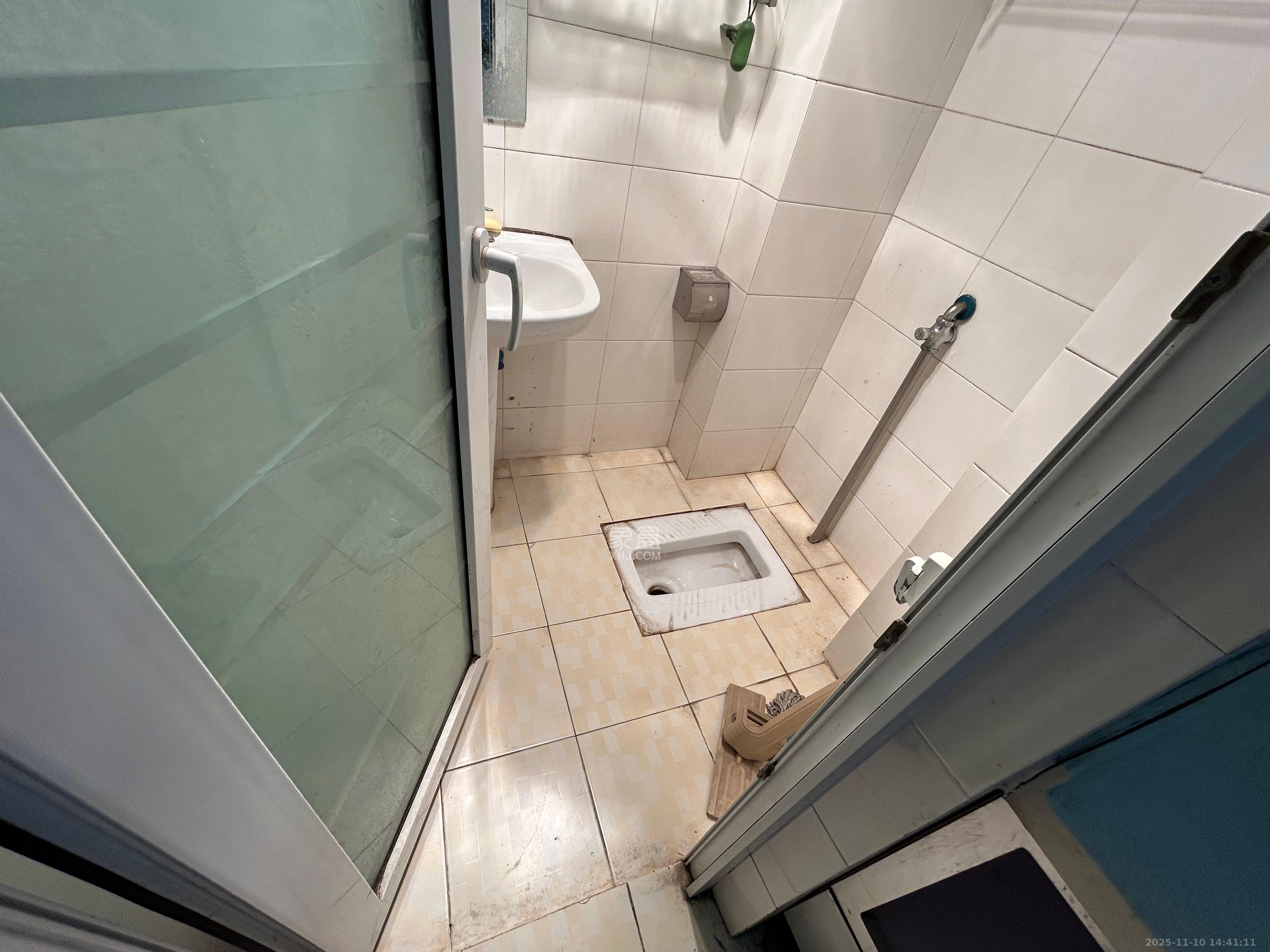 东方新世界  1室1厅1卫    1500.0元/月室内图