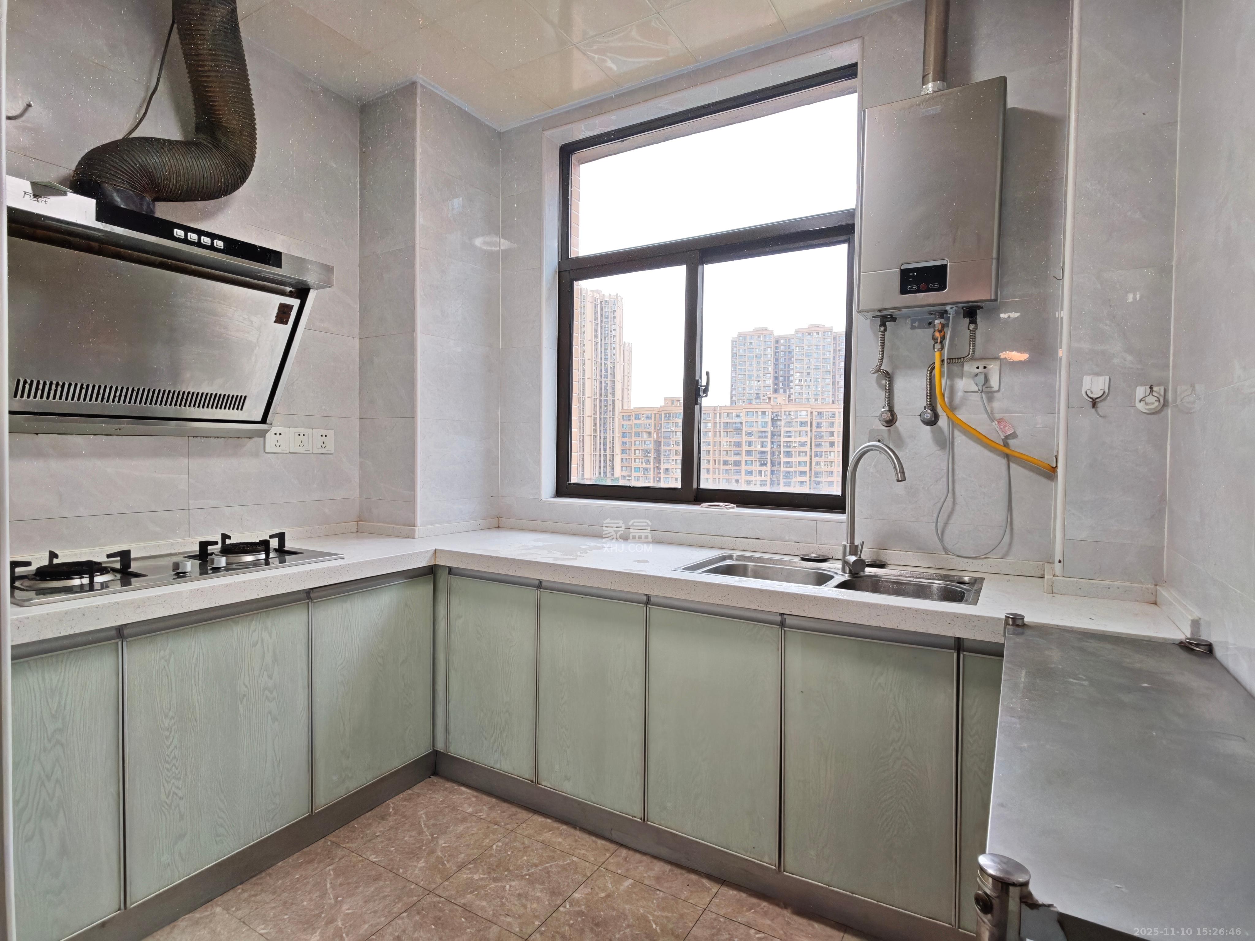 德润小区（丰升德润小区）  4室2厅2卫    3000.0元/月室内图