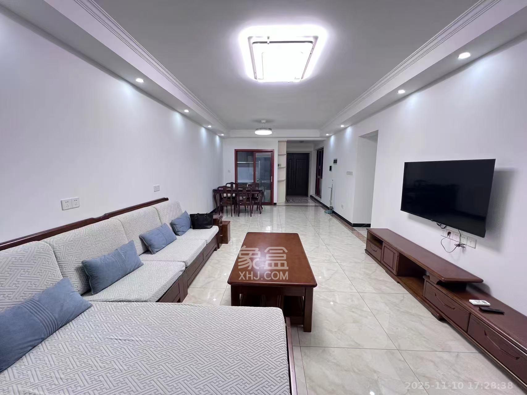 滨江君悦香邸 3室2厅2卫 3500.0元/月 滨江君悦香邸 3室2厅2卫 3500.0元/月室内图