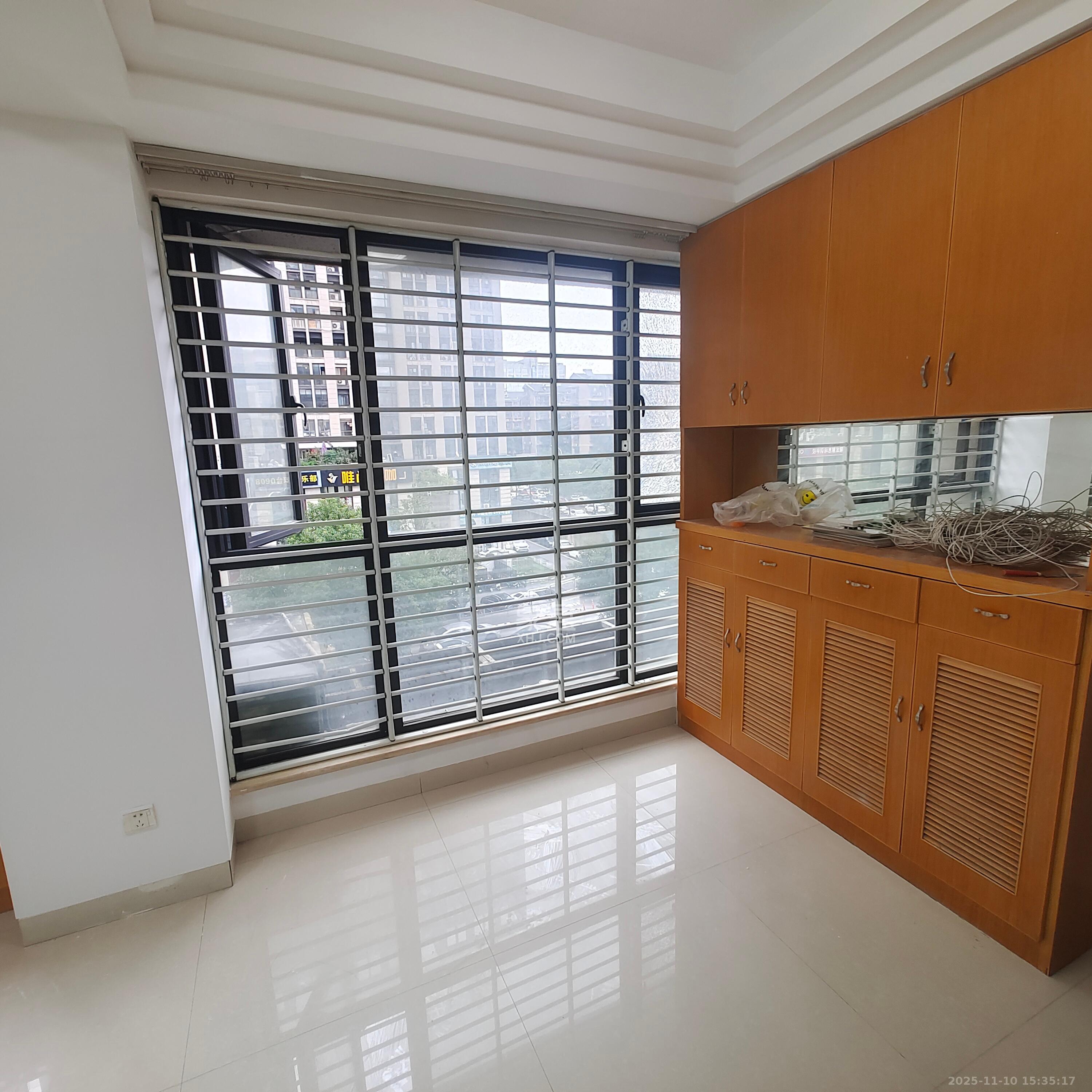 湘腾城市广场  3室2厅2卫    3200.0元/月室内图