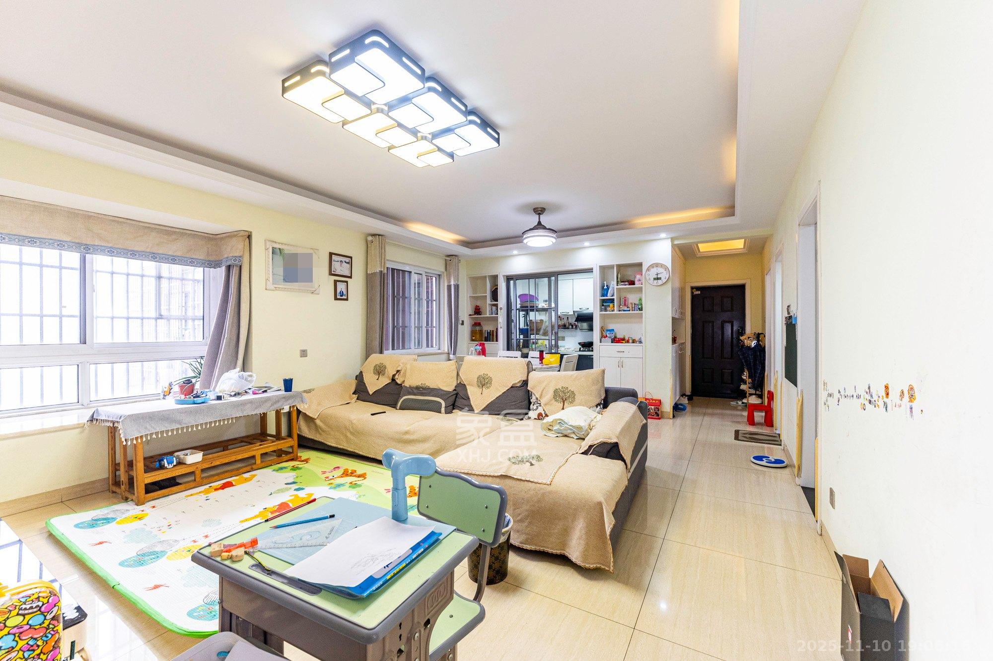 山水湾  4室2厅2卫    89.0万