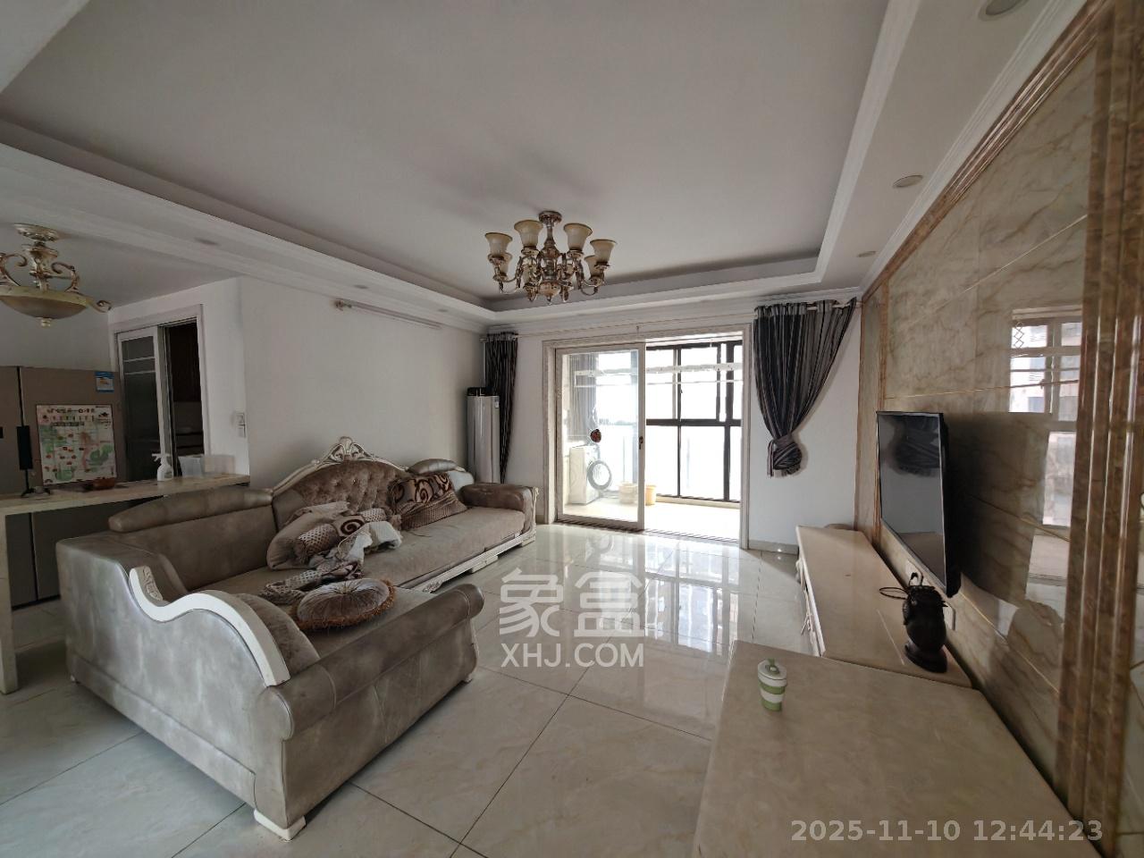 达美D6区 4室2厅2卫 3500.0元/月 达美D6区 4室2厅2卫 3500.0元/月室内图