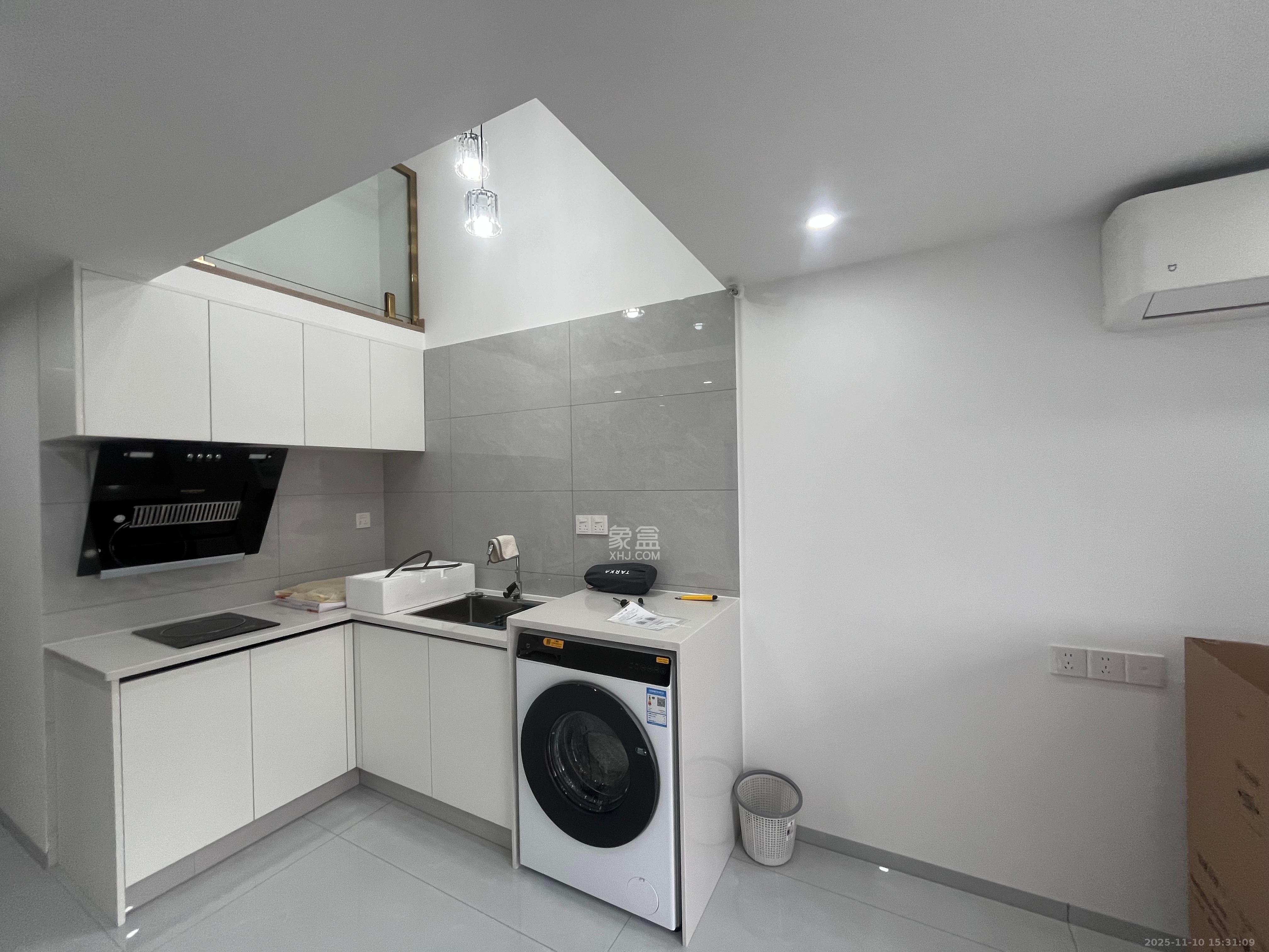 卓越江岸  2室1厅1卫    2500.0元/月室内图