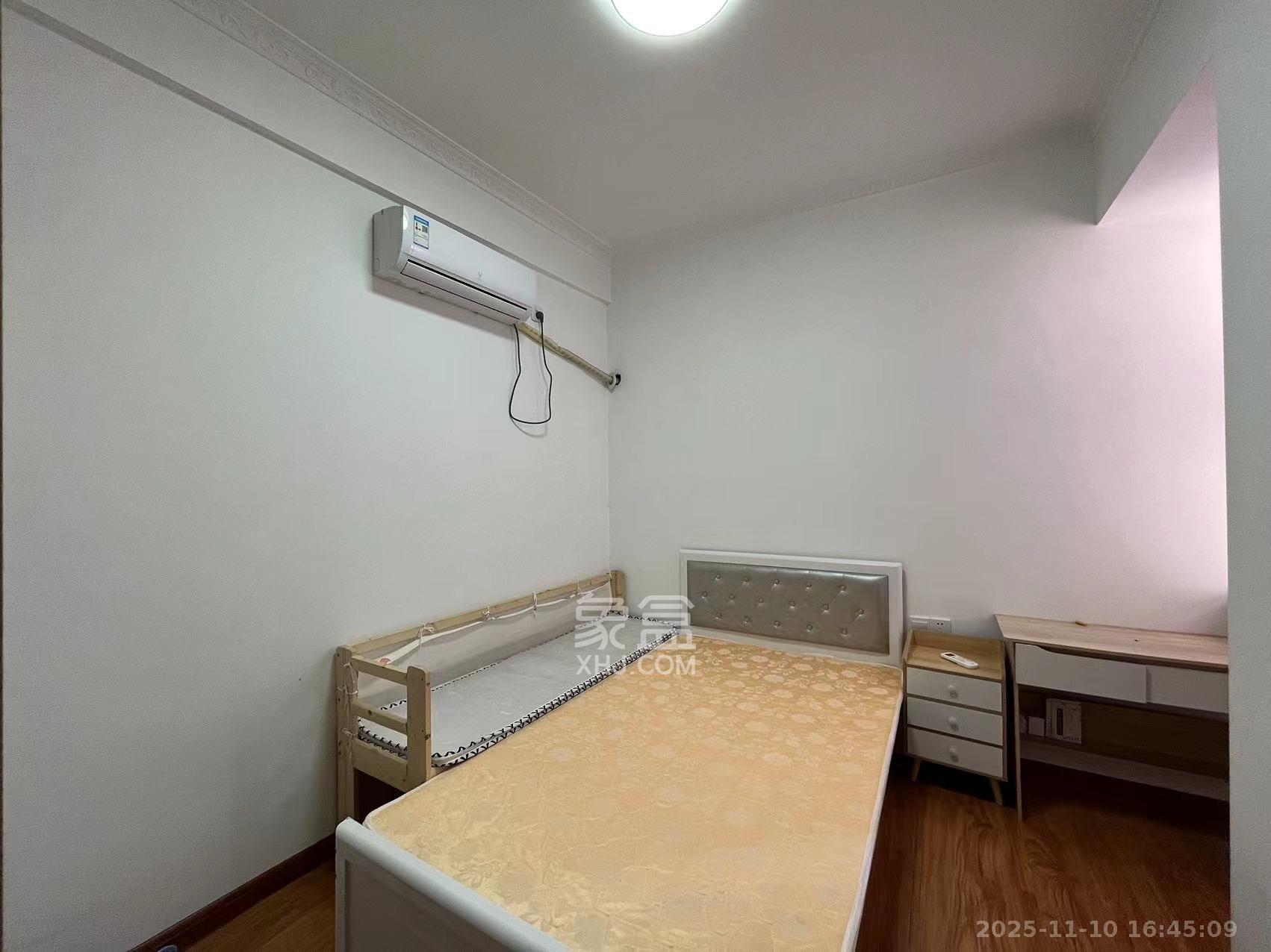 江南华府  3室2厅1卫    2500.0元/月室内图