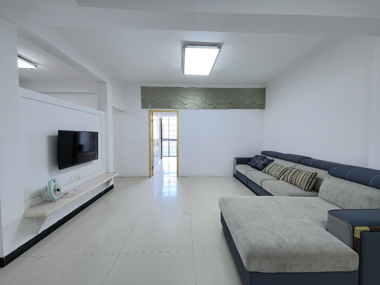 金鹿花园 2室2厅1卫 1380.0元/月 金鹿花园 2室2厅1卫 1380.0元/月室内图