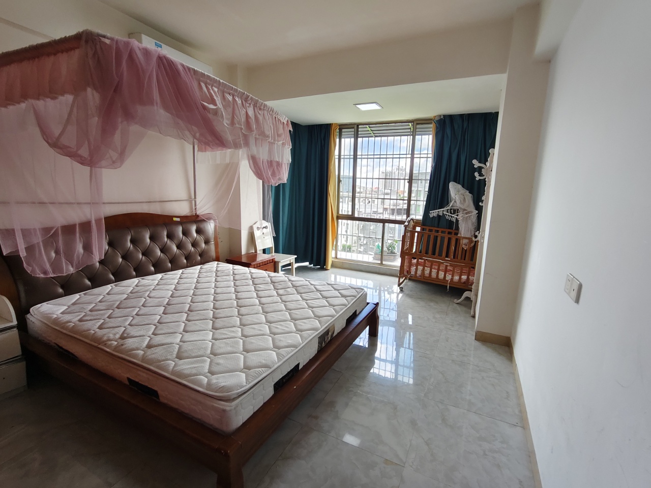 海阳小区  2室2厅1卫    1900.0元/月室内图