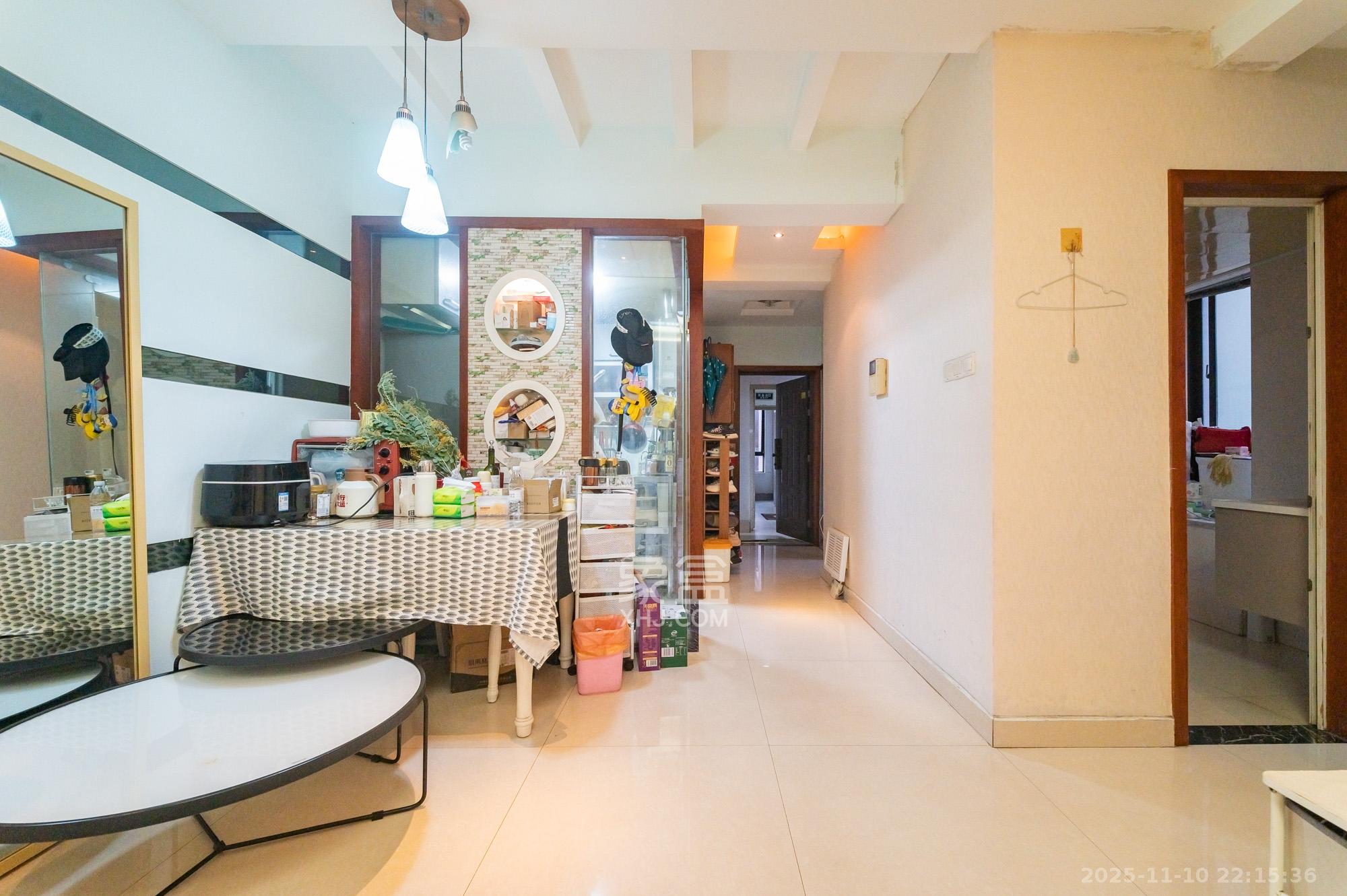 华润凤凰城一期 2室2厅1卫 50.0万 华润凤凰城一期 2室2厅1卫 50.0万客厅