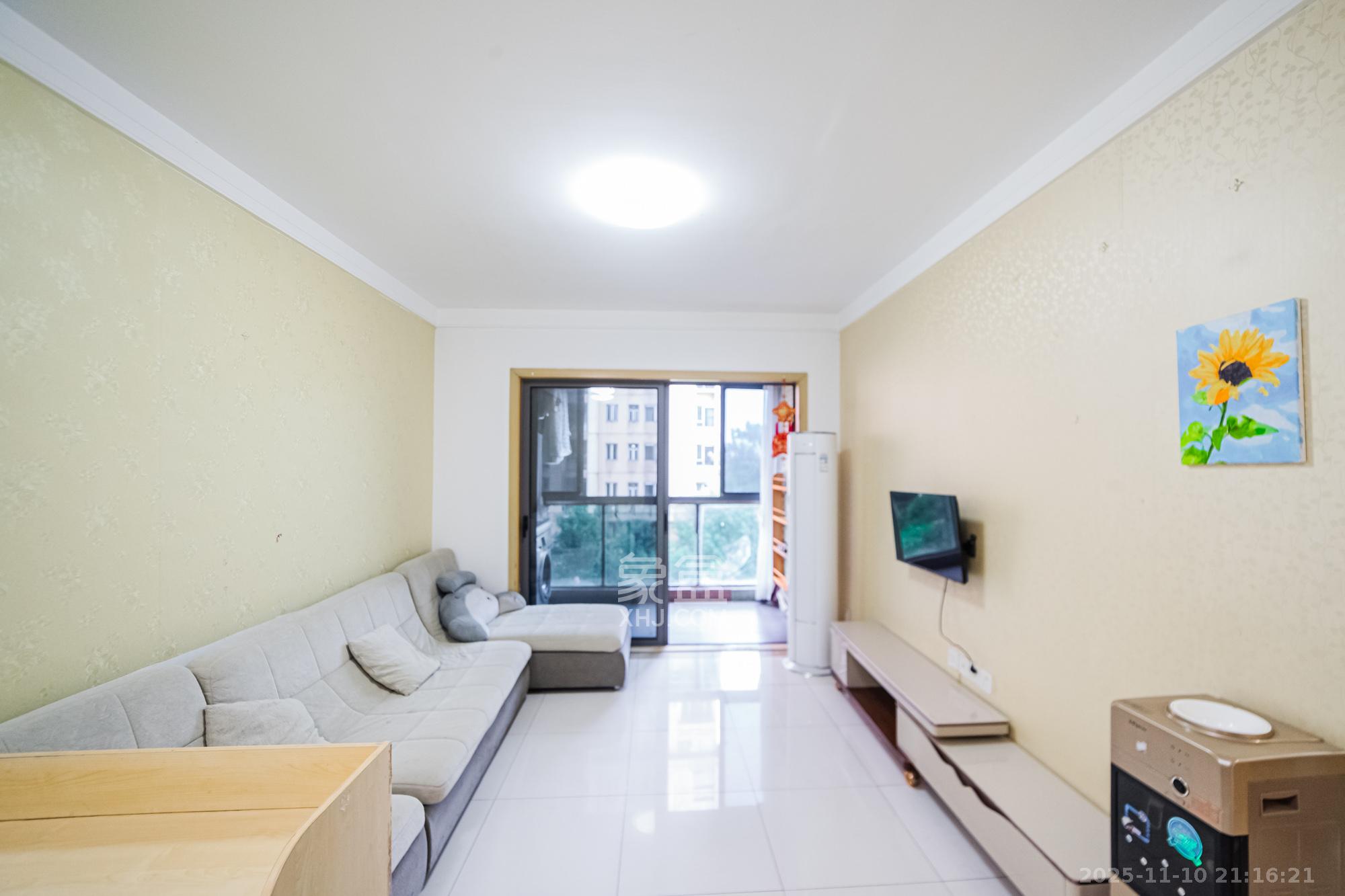 珠江花城三期锦鲤 2室2厅1卫 57.2万 珠江花城三期锦鲤 2室2厅1卫 57.2万客厅