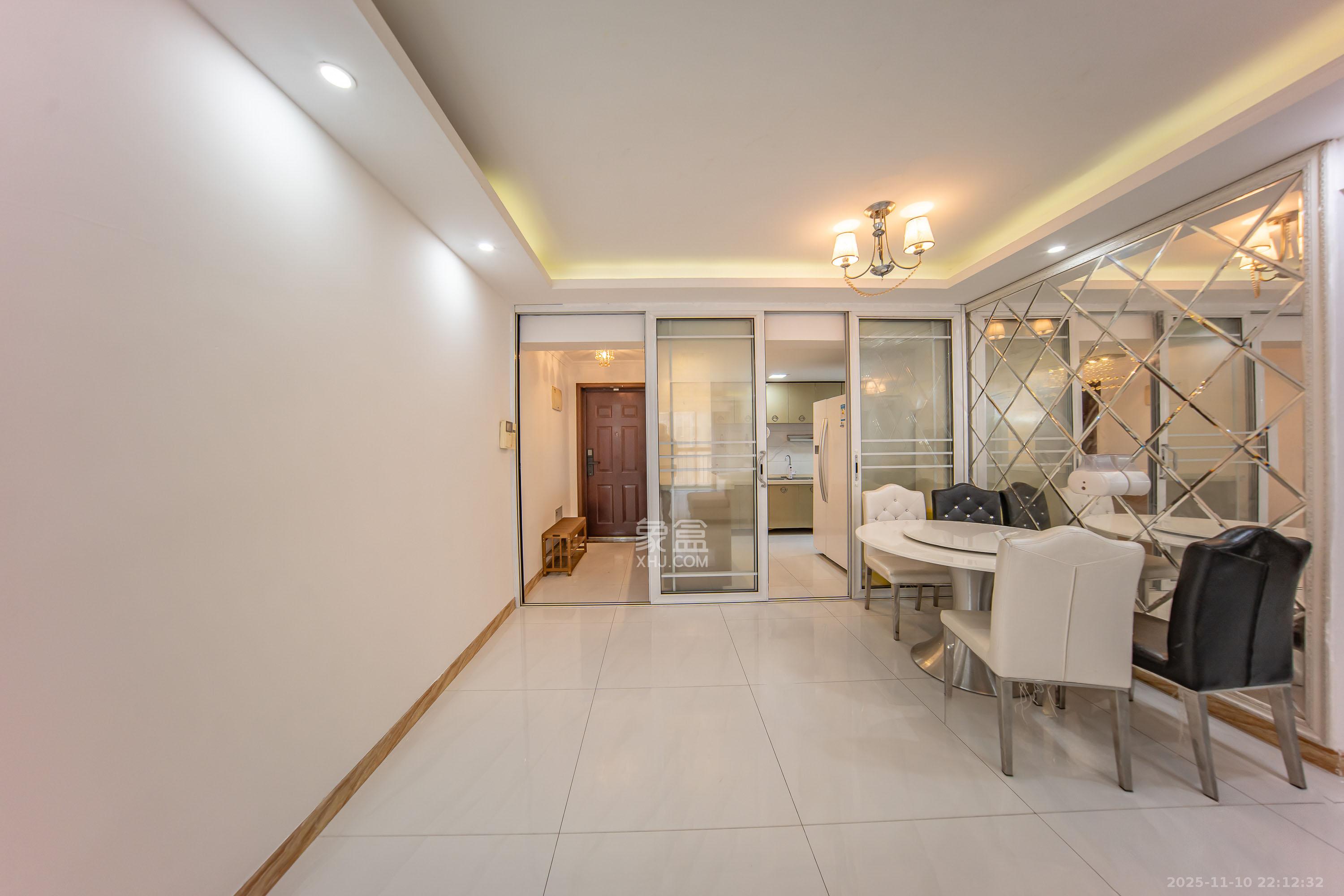 华润橡树湾 3室2厅1卫 70.0万 华润橡树湾 3室2厅1卫 70.0万客厅