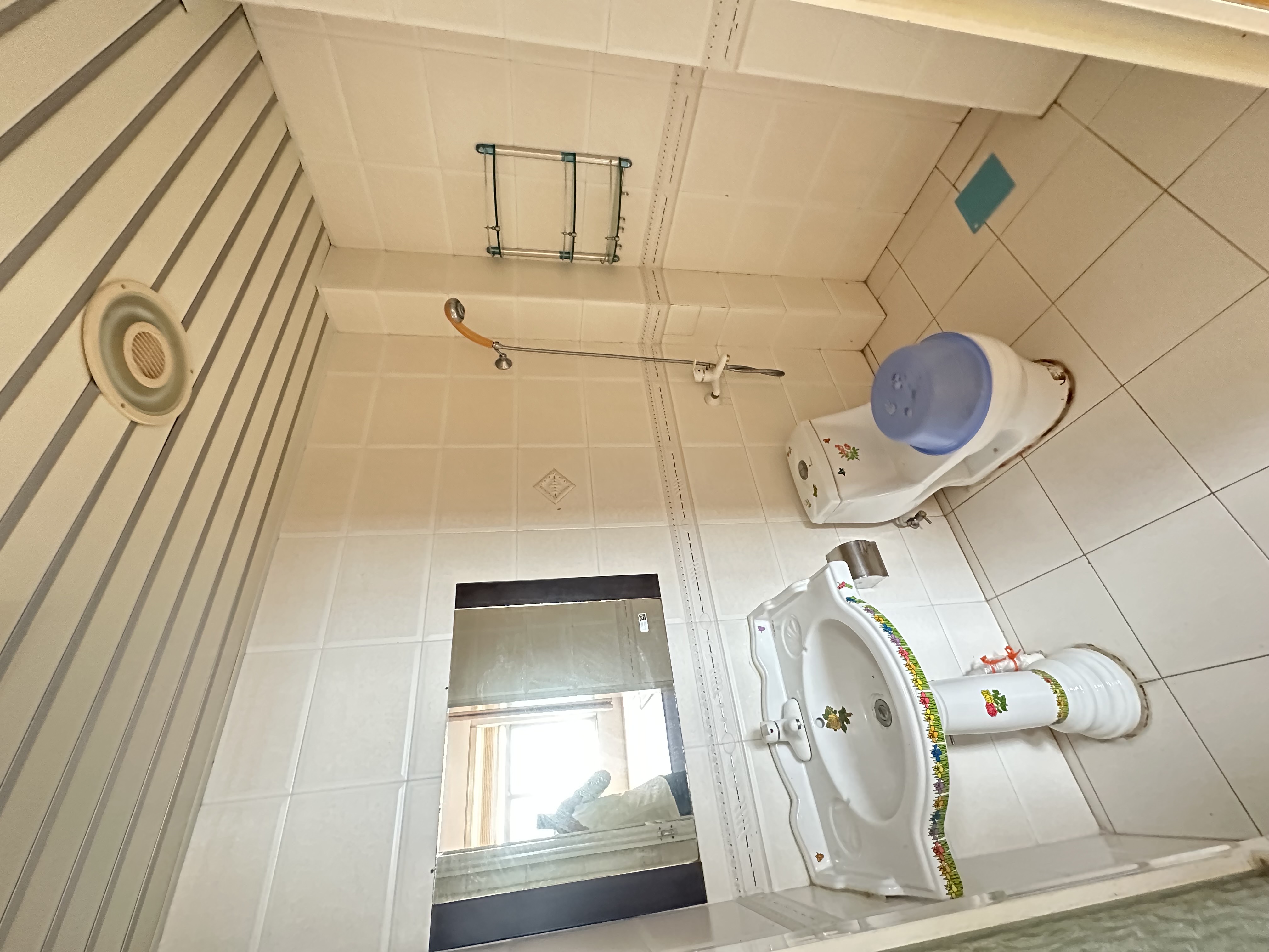 晋江环卫宿舍  3室2厅2卫    90.0万客厅