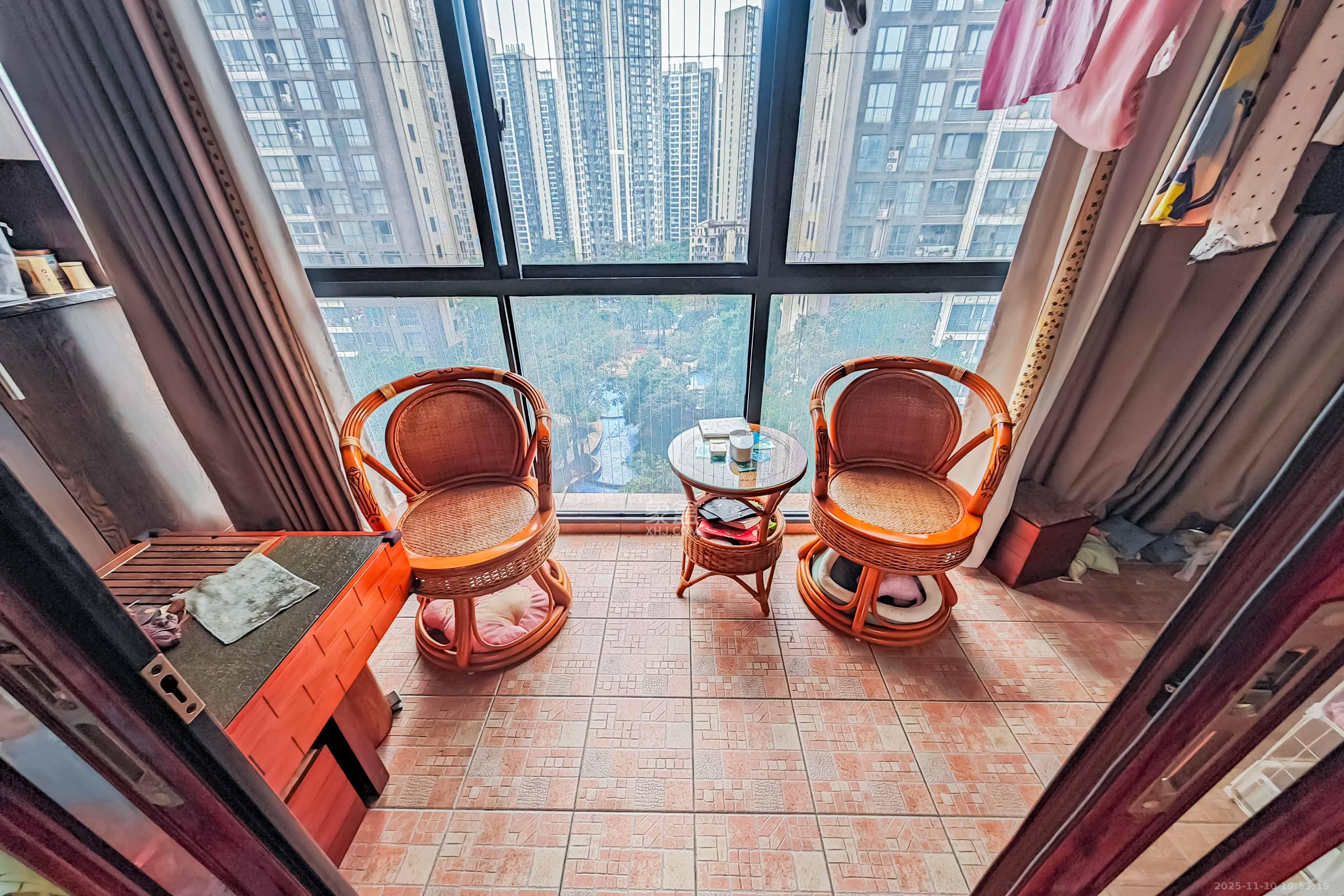 融科东南海  6室2厅2卫    288.0万其他