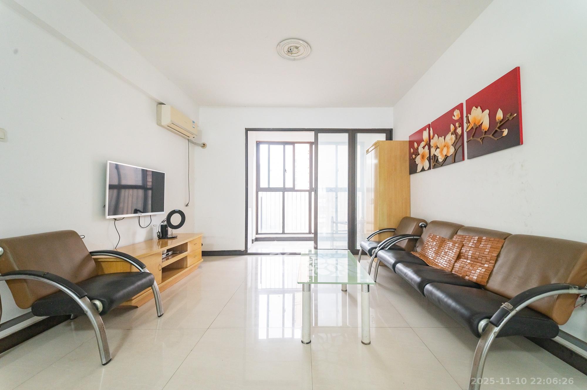 华润凤凰城三期 2室1厅1卫 59.0万 华润凤凰城三期 2室1厅1卫 59.0万客厅