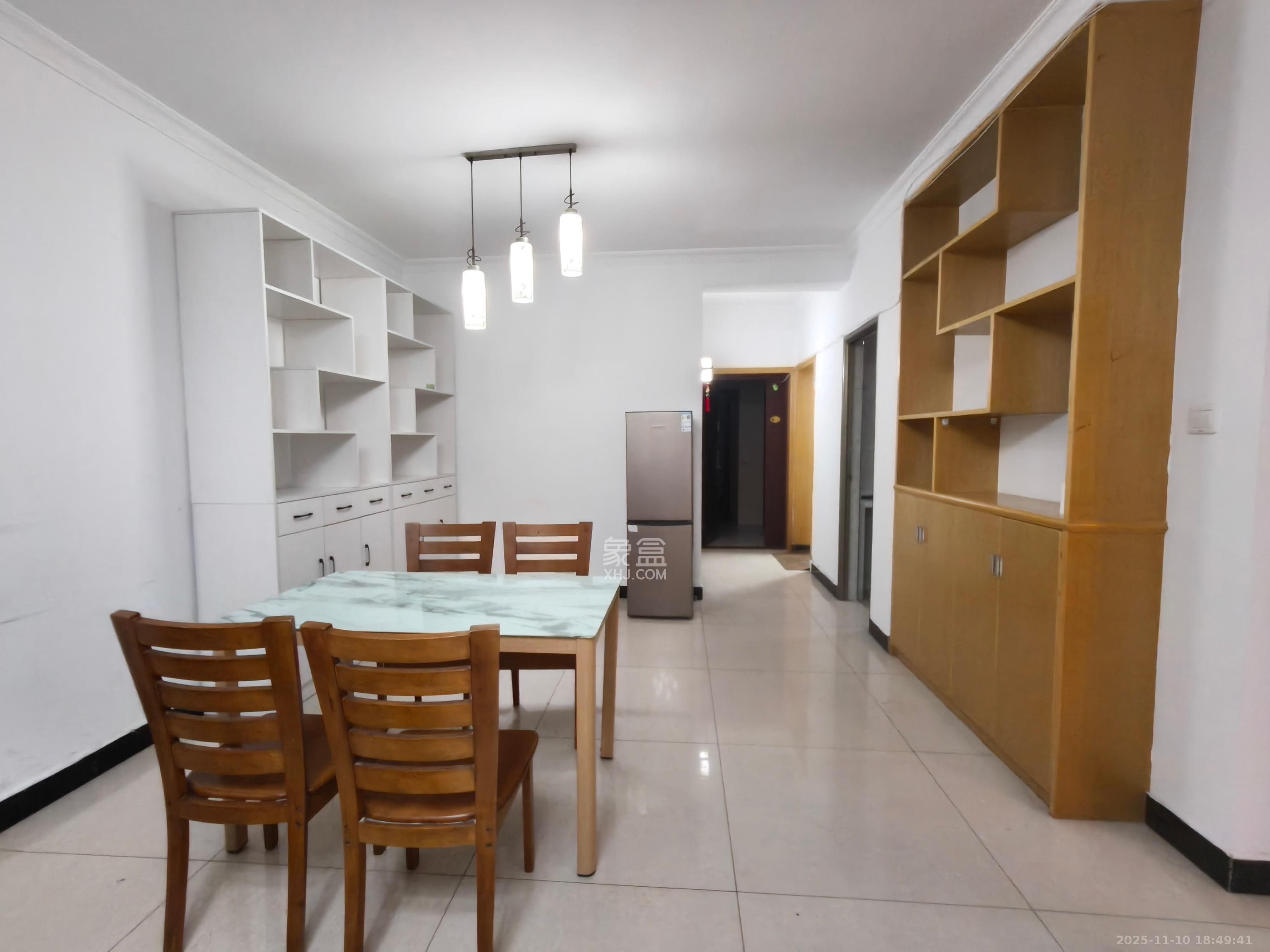 锦湘国际星城三期（锦绣苑）  2室1厅1卫    2200.0元/月室内图