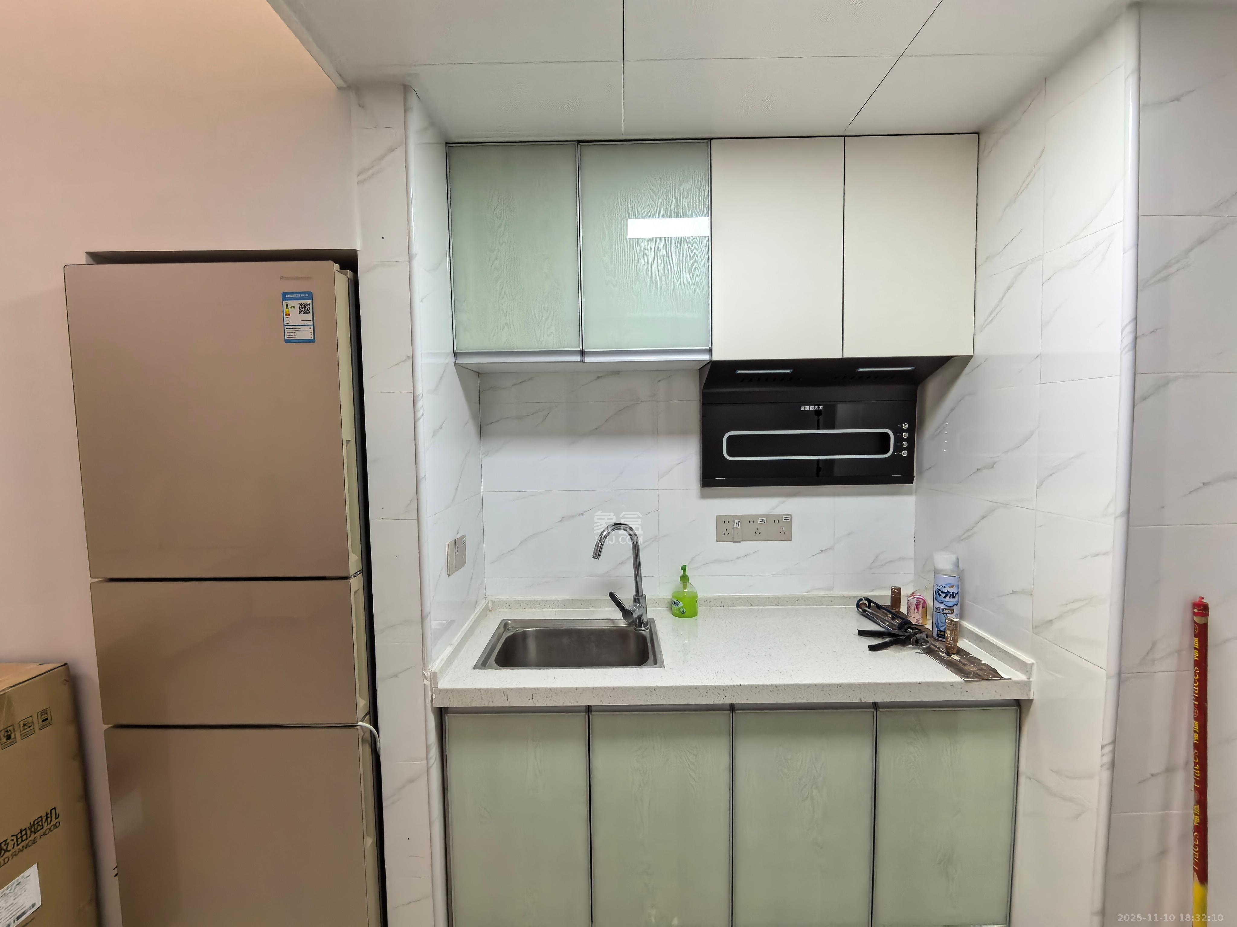 英祥春天  1室1厅1卫    1300.0元/月室内图