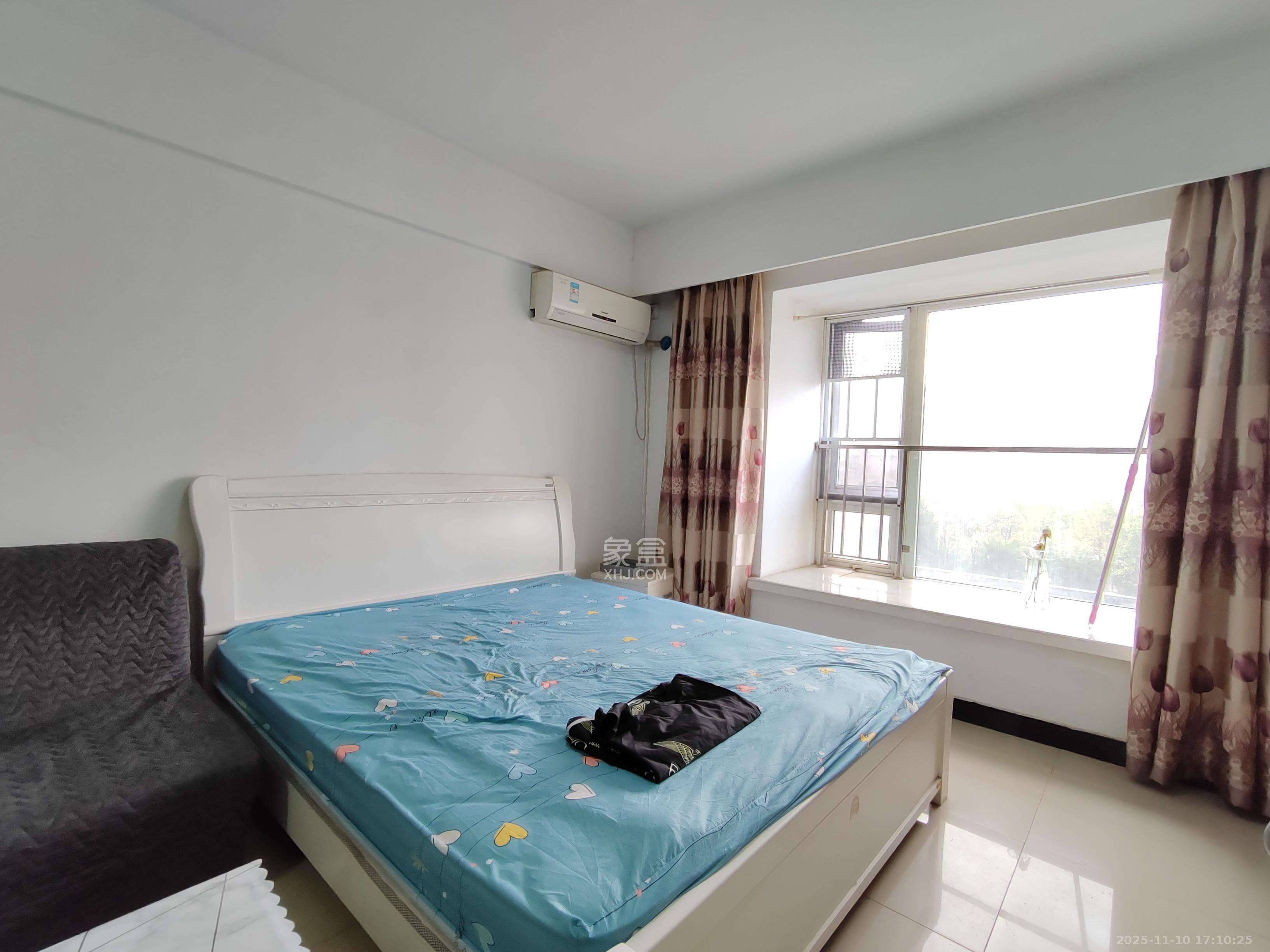 三重星都心  1室1厅1卫    1500.0元/月