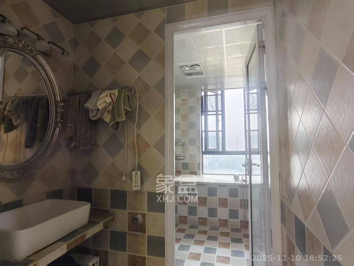 华润凤凰城三期 3室2厅2卫 2800.0元/月 华润凤凰城三期 3室2厅2卫 2800.0元/月室内图