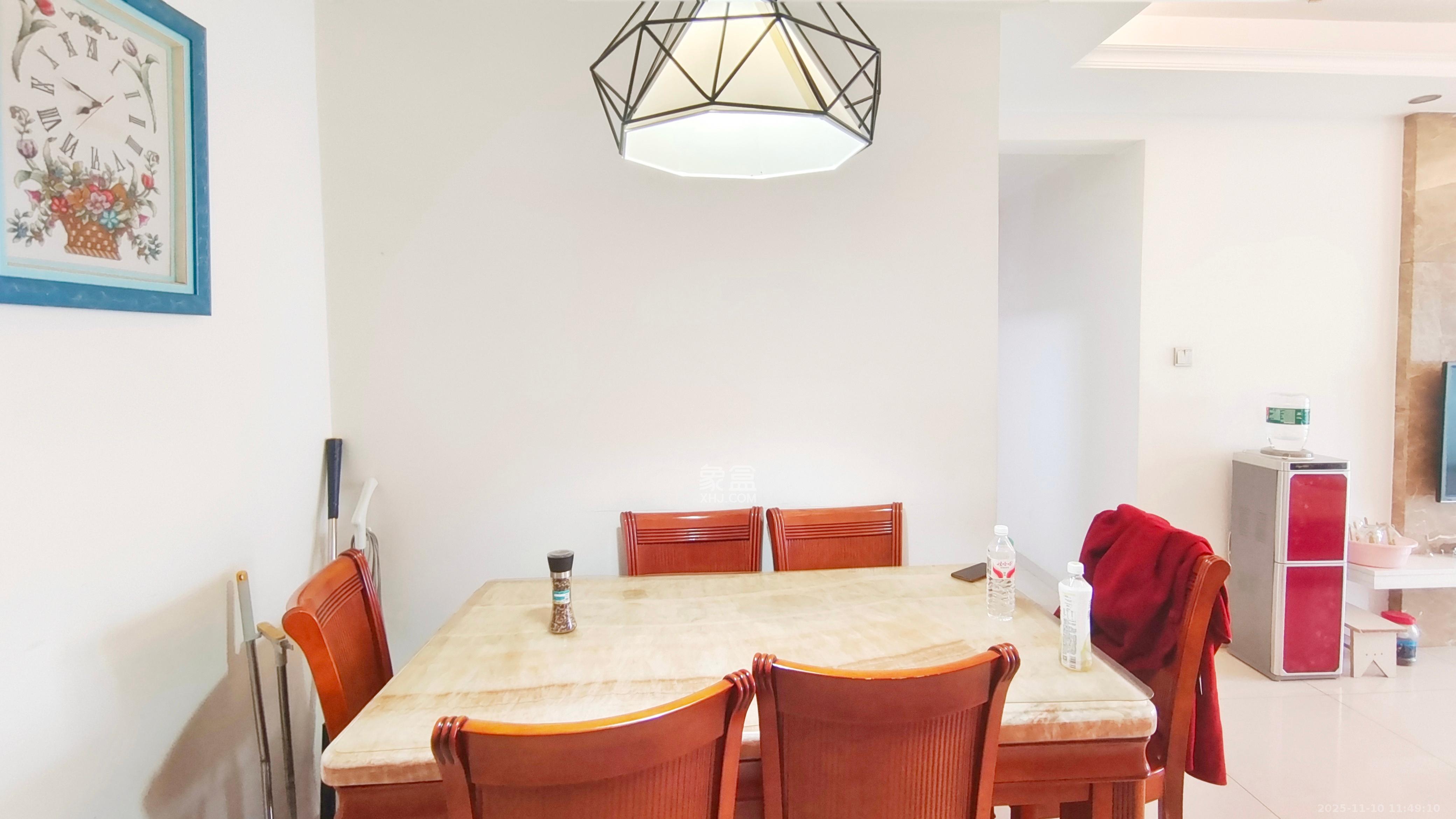 江河双水湾  3室2厅1卫    2600.0元/月室内图