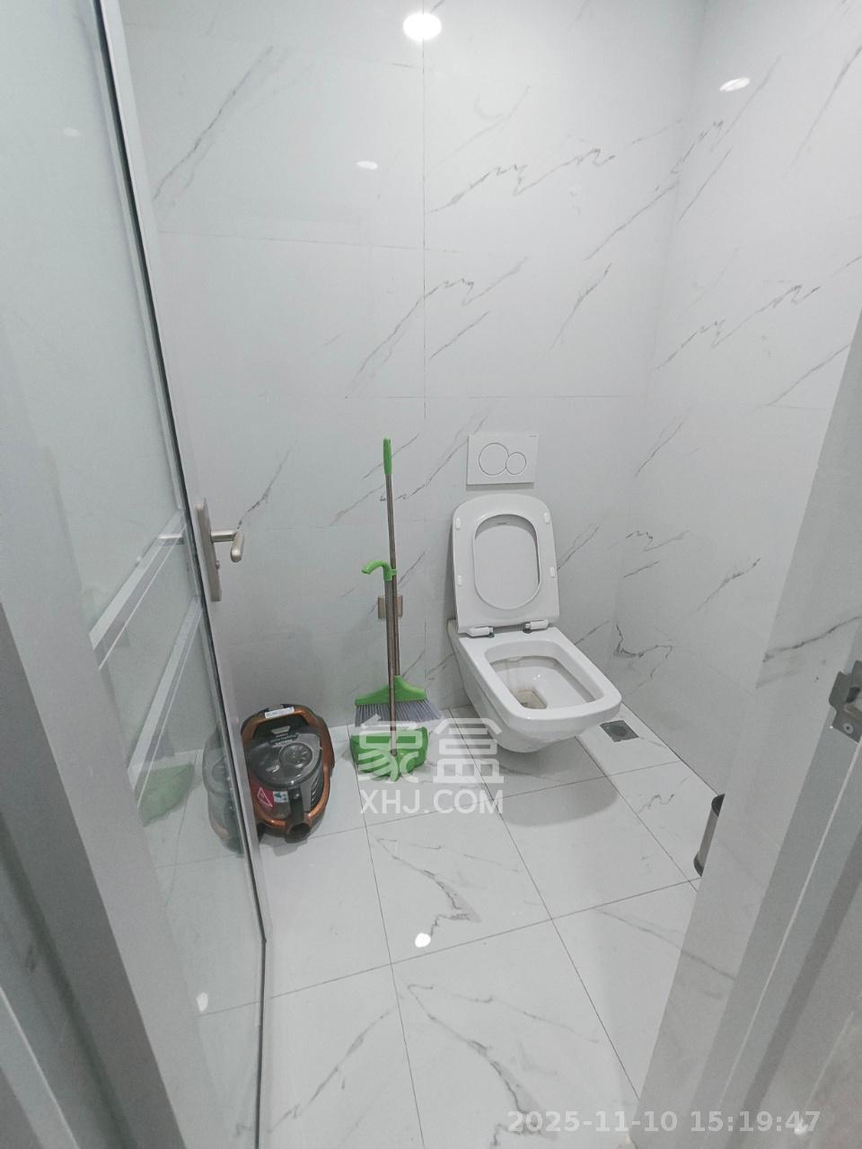 荣盛花语馨苑 1室1厅2卫 4900.0元/月 荣盛花语馨苑 1室1厅2卫 4900.0元/月室内图