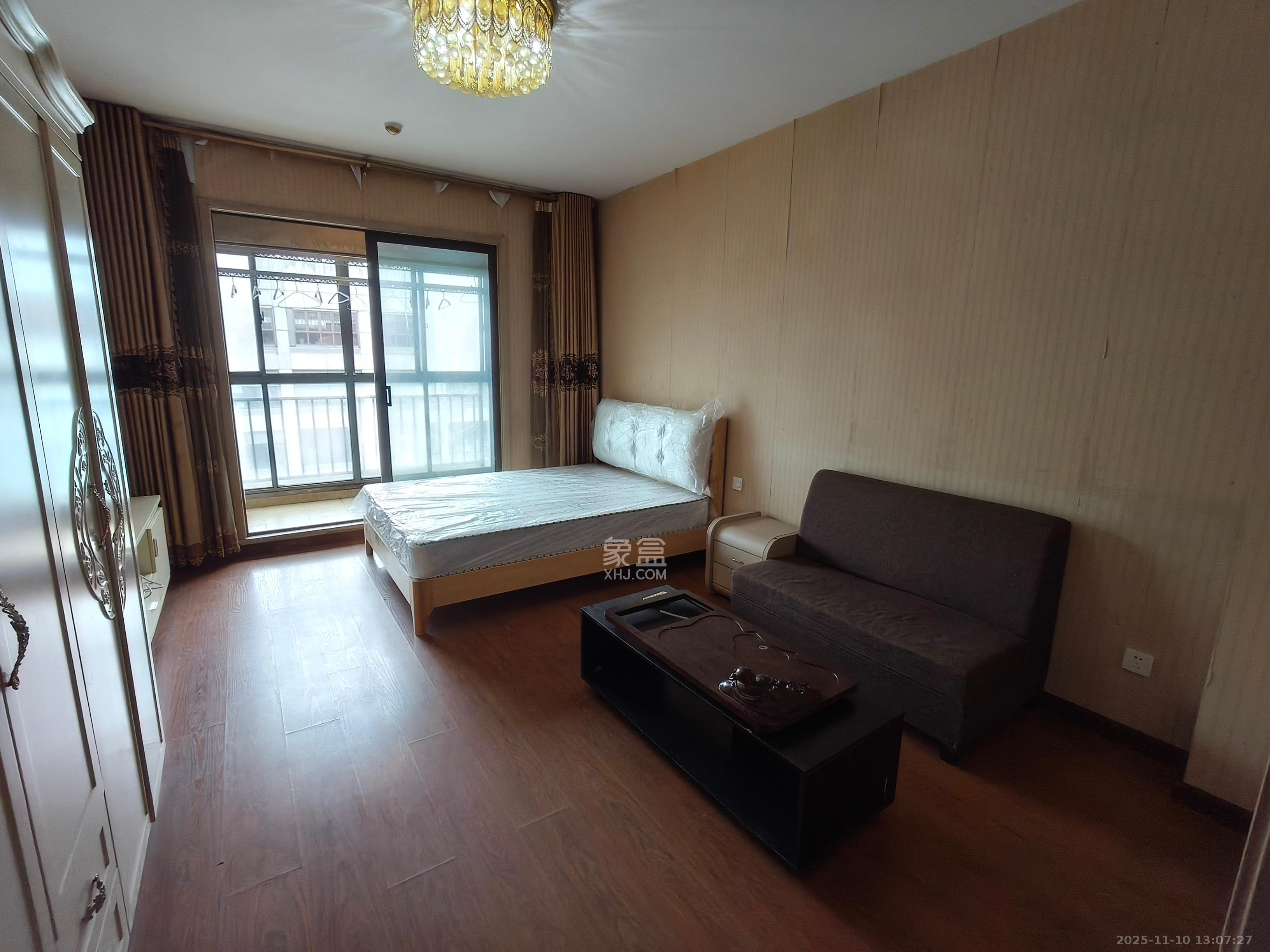 花漾年华（桂花园）  1室1厅1卫    1000.0元/月