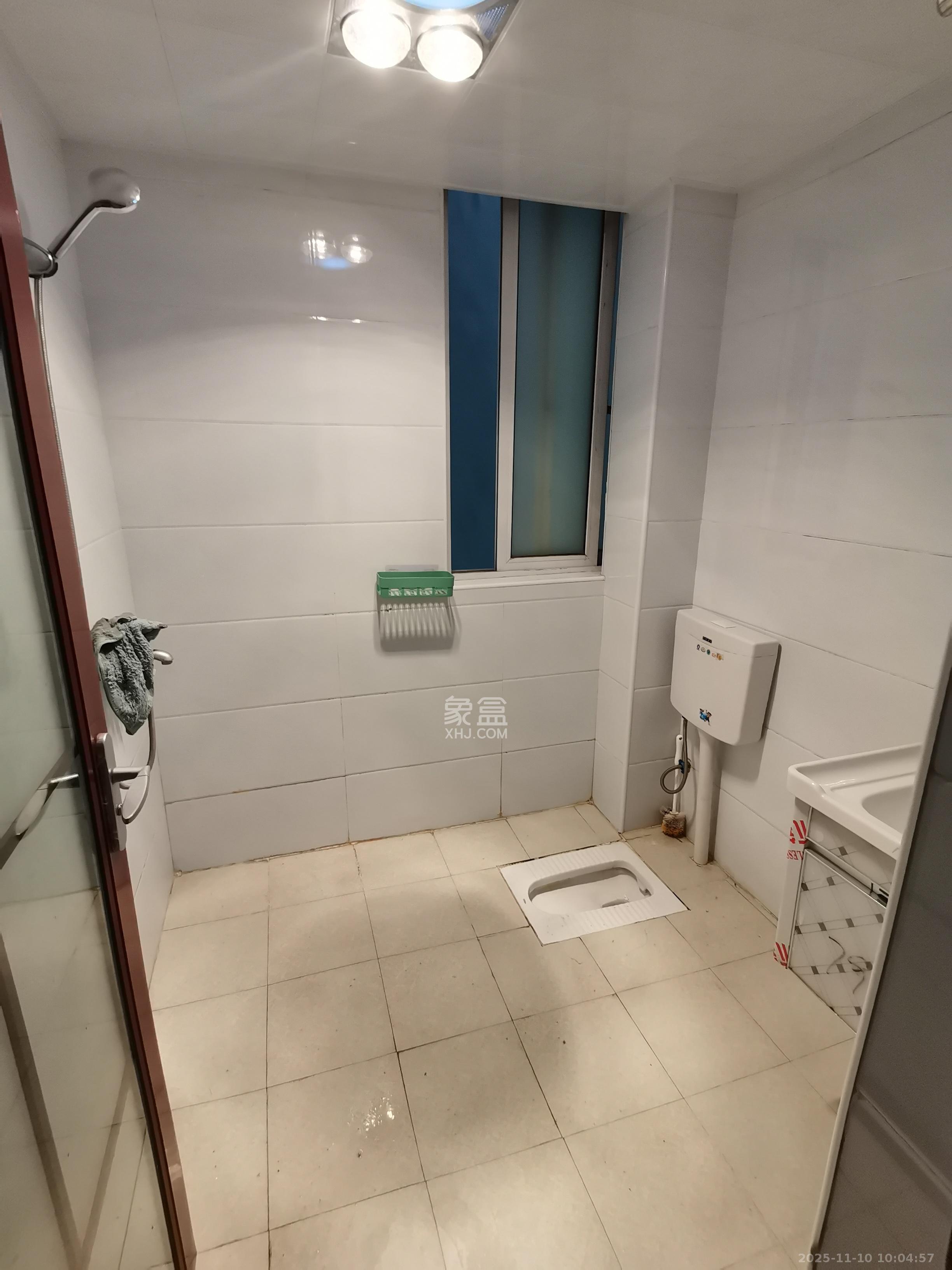 中房F联邦  4室2厅2卫    3000.0元/月室内图