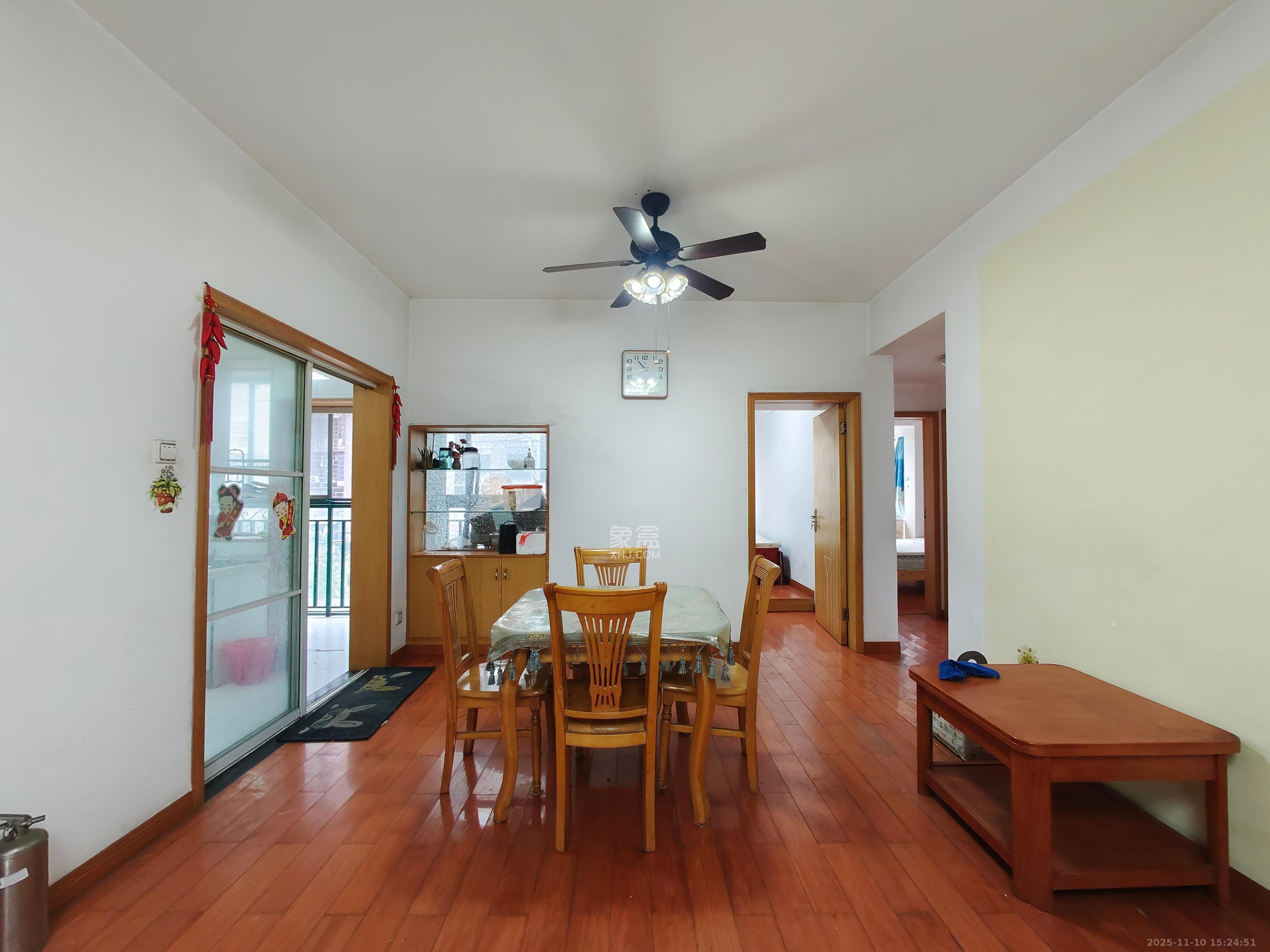 望兴景园一期  3室2厅2卫    2000.0元/月室内图