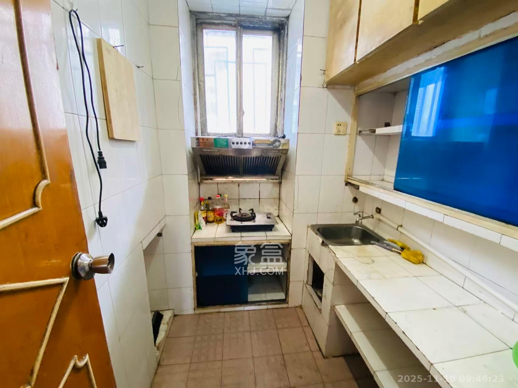 市工行南门口分理处职工宿舍(南沙井巷32) 2室1厅1卫 800.0元/月 市工行南门口分理处职工宿舍(南沙井巷32) 2室1厅1卫 800.0元/月室内图