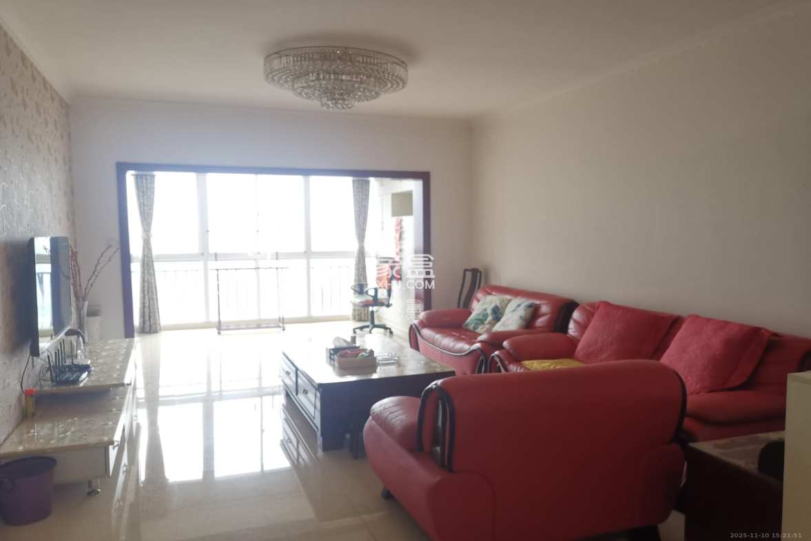 白沙湾嘉园 3室2厅2卫 2600.0元/月 白沙湾嘉园 3室2厅2卫 2600.0元/月室内图