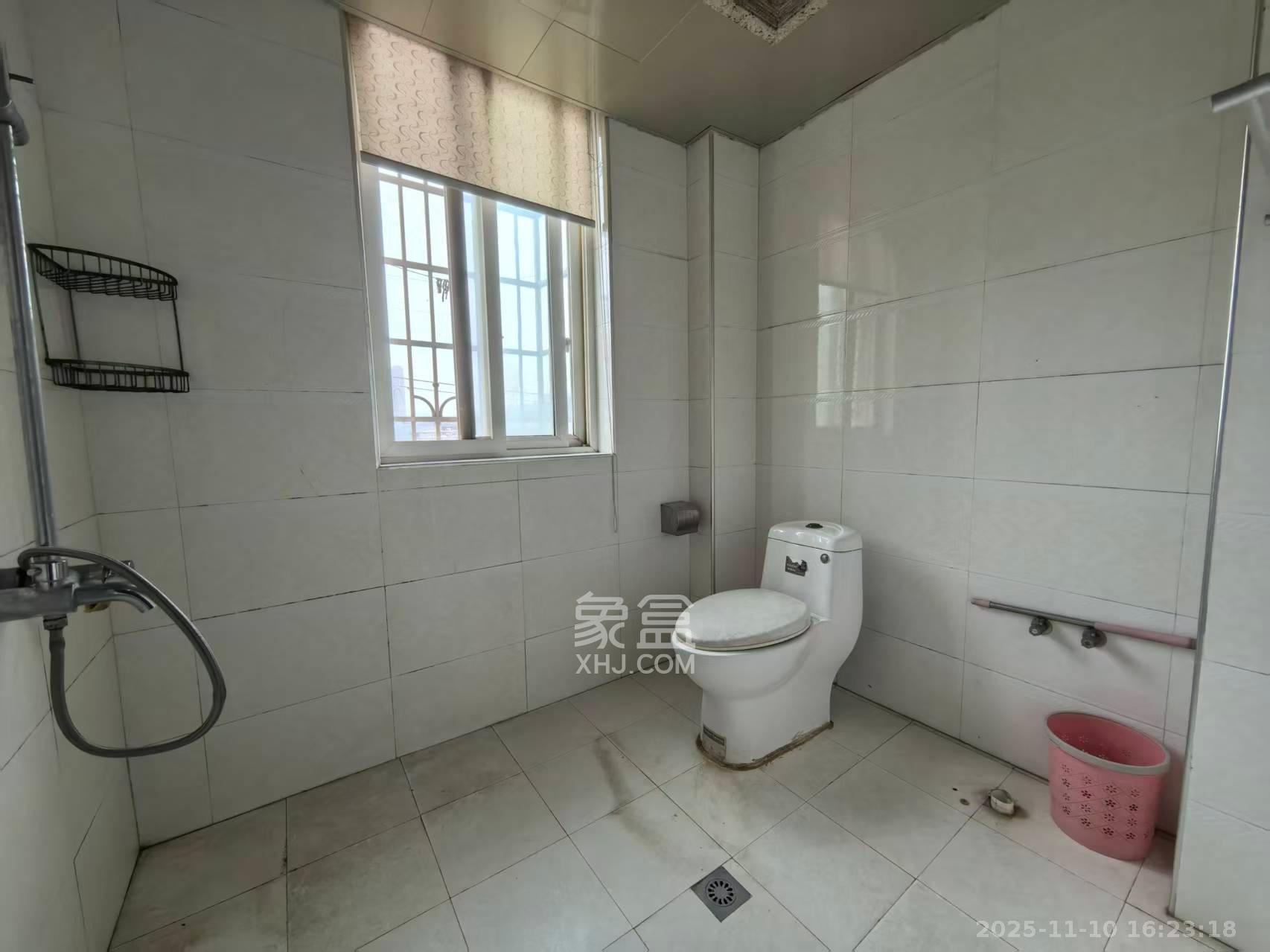 长房西郡  2室2厅2卫    2200.0元/月室内图