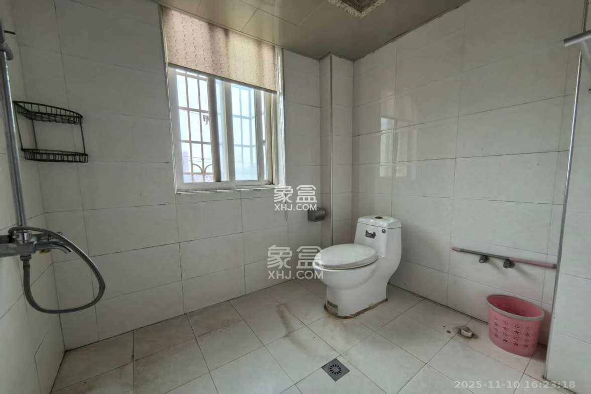 长房西郡 2室2厅2卫 2200.0元/月 长房西郡 2室2厅2卫 2200.0元/月室内图