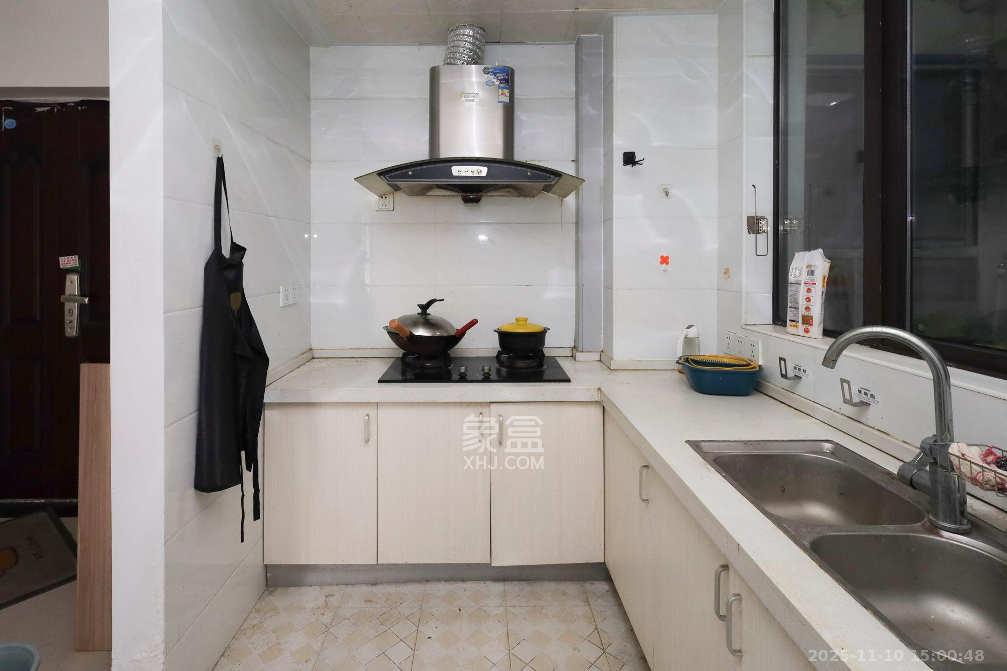 光明E城  2室2厅1卫    1900.0元/月室内图