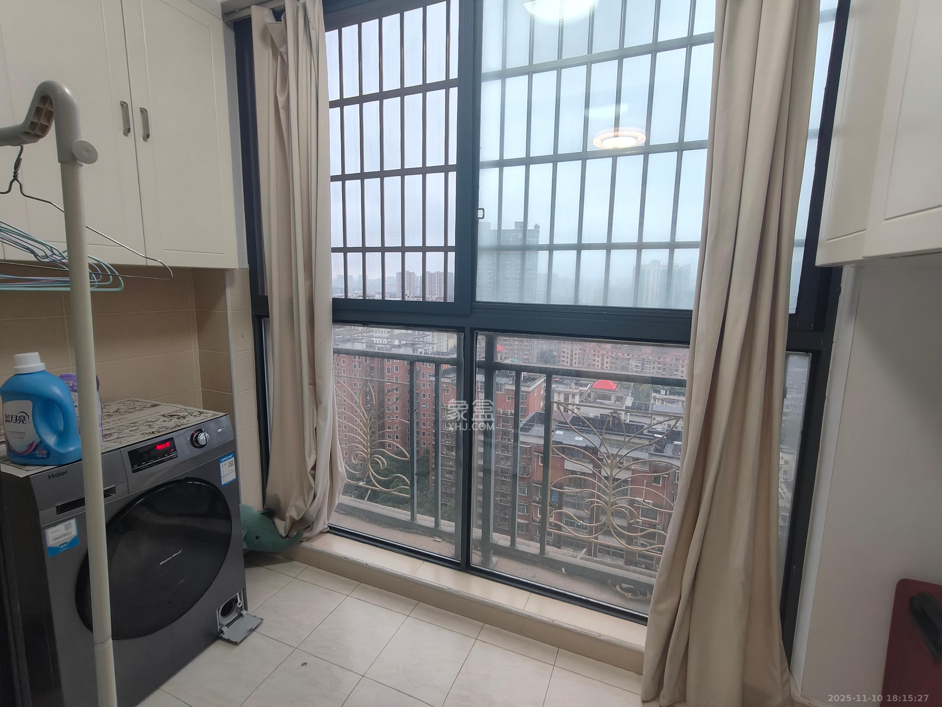 阳光锦城 2室2厅1卫 2500.0元/月 阳光锦城 2室2厅1卫 2500.0元/月室内图