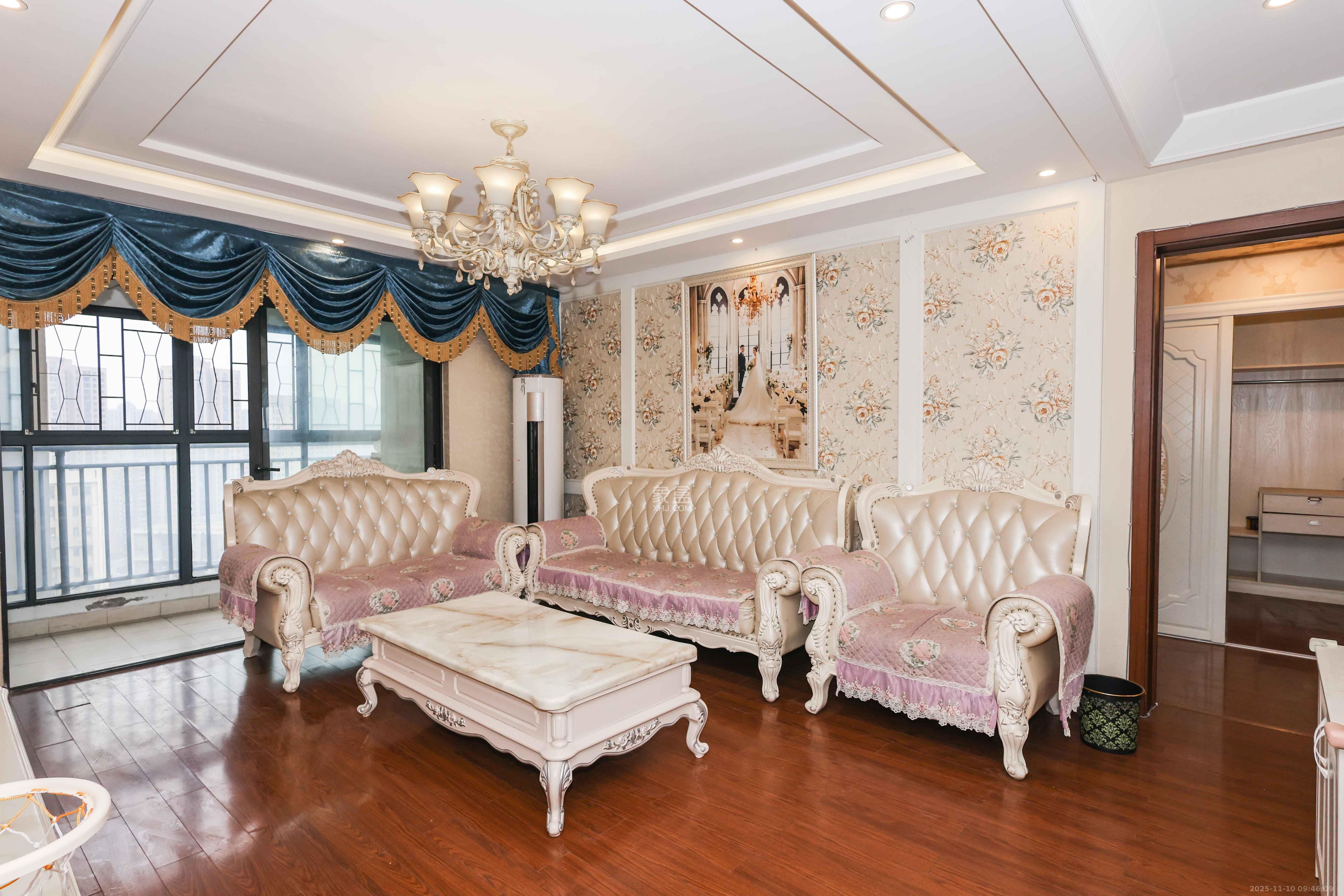 万科城市花园  3室2厅2卫    2600.0元/月室内图