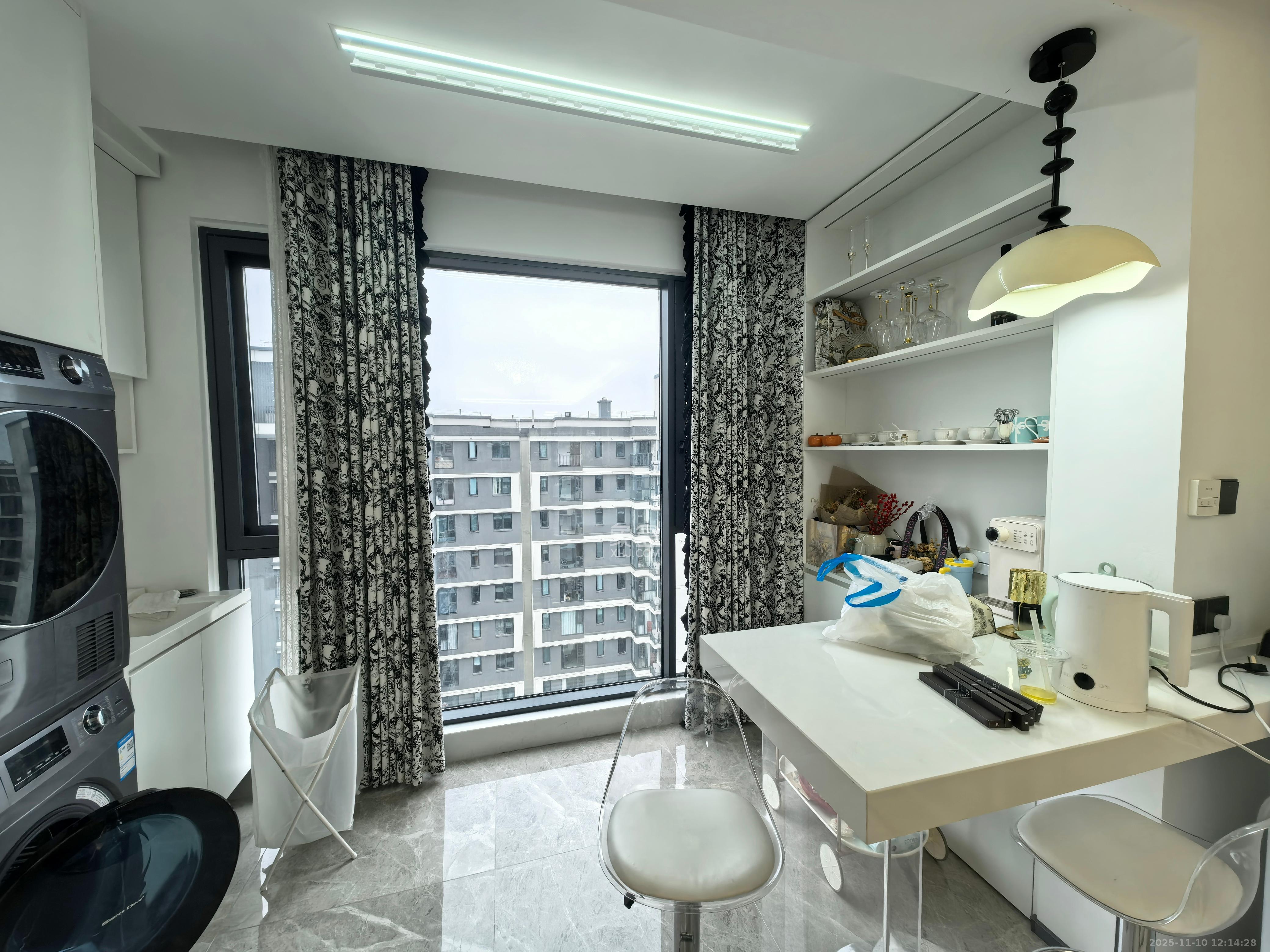 旭辉铂宸府  4室2厅2卫    4500.0元/月室内图