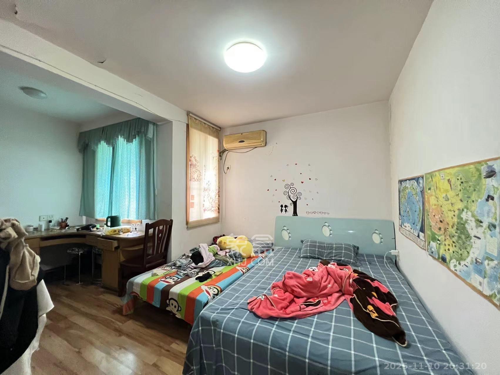 老灯泡厂宿舍（啤酒厂宿舍）  2室2厅1卫    2200.0元/月室内图