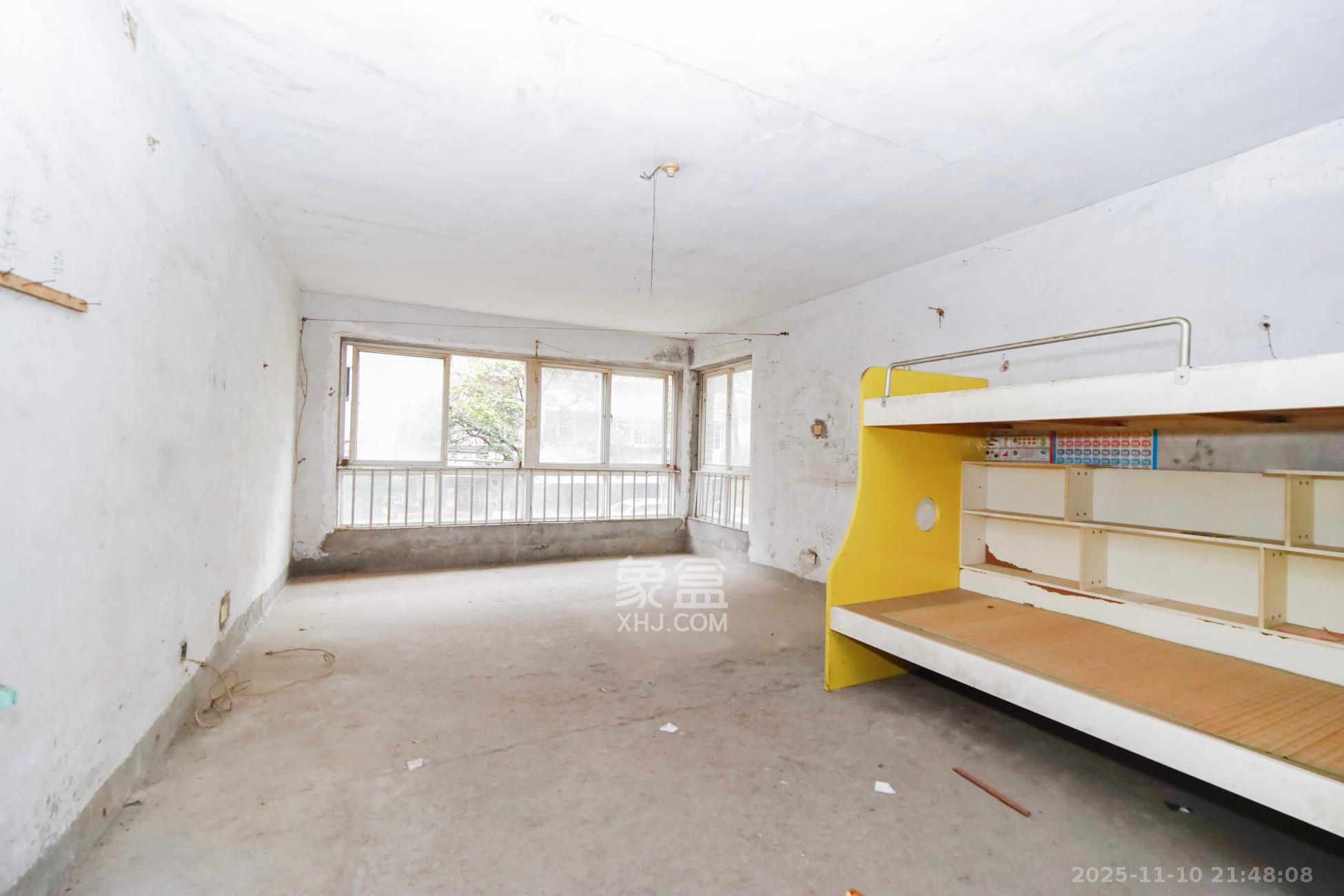 德馨园  3室2厅1卫    55.0万