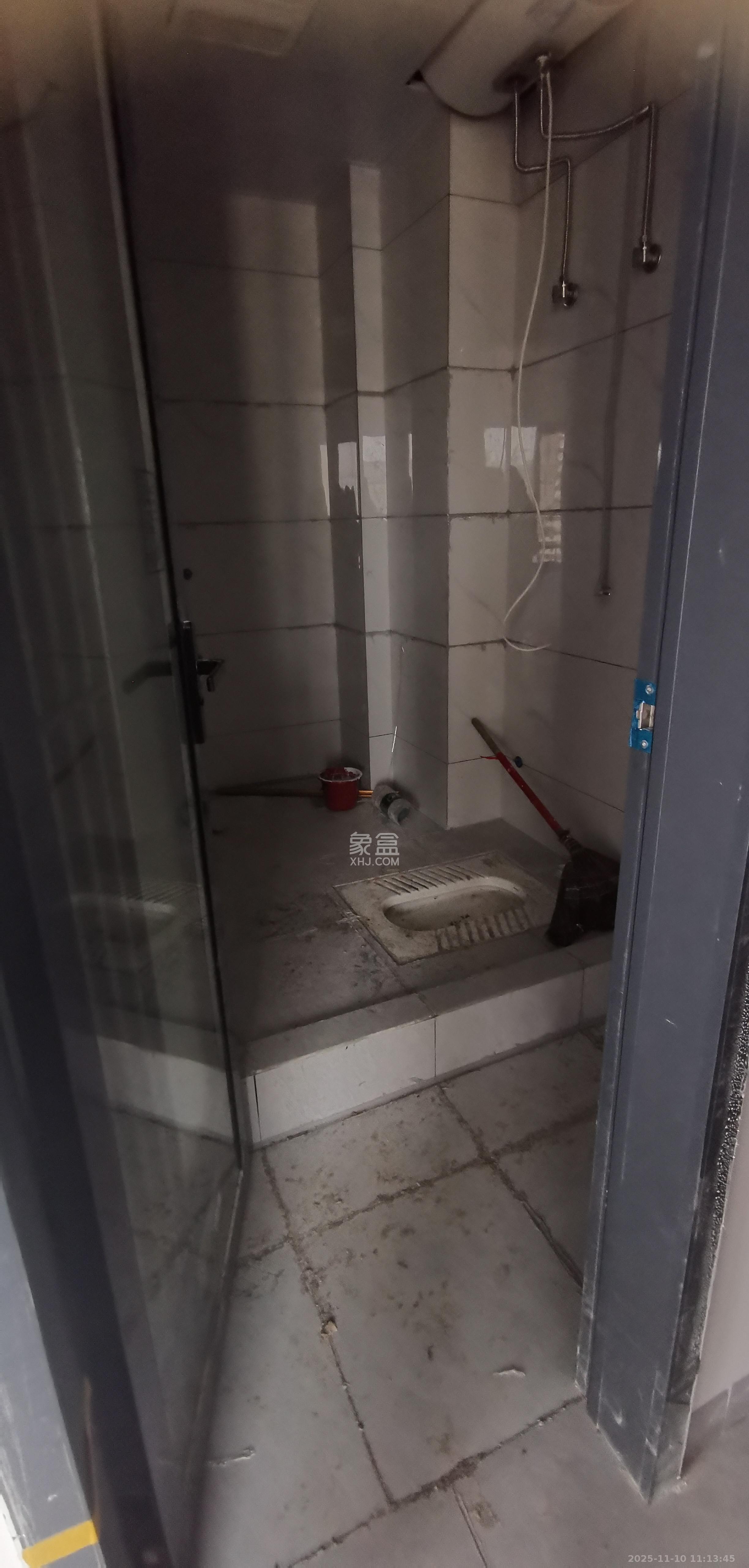 中海珑悦府  2室1厅1卫    2000.0元/月室内图