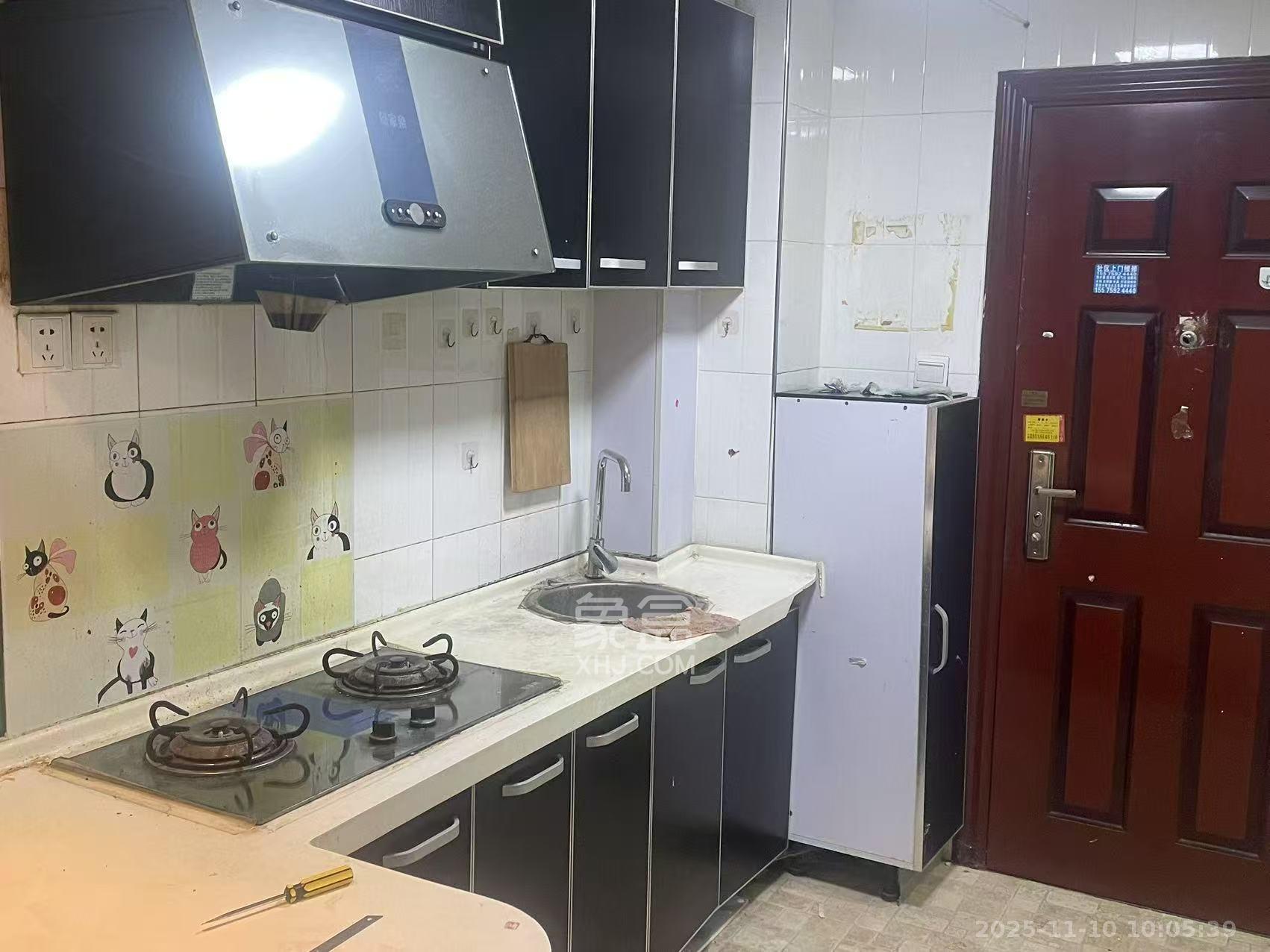 他城（天鸿时代公寓）  1室1厅1卫    1300.0元/月室内图