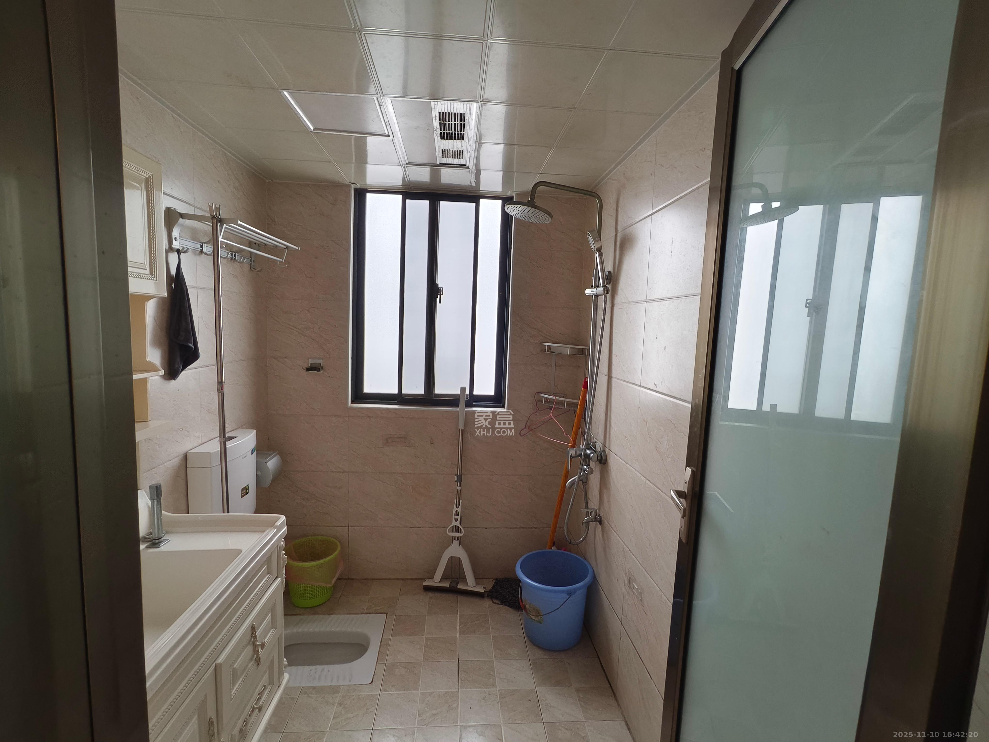 海德公园 1室2厅1卫 1650.0元/月 海德公园 1室2厅1卫 1650.0元/月室内图