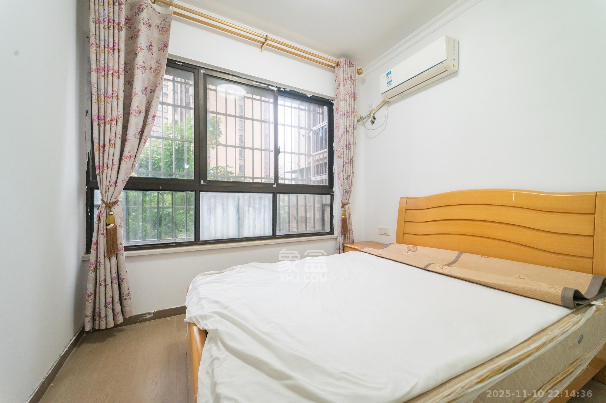 华润凤凰城三期 3室2厅2卫 84.8万 华润凤凰城三期 3室2厅2卫 84.8万卧室