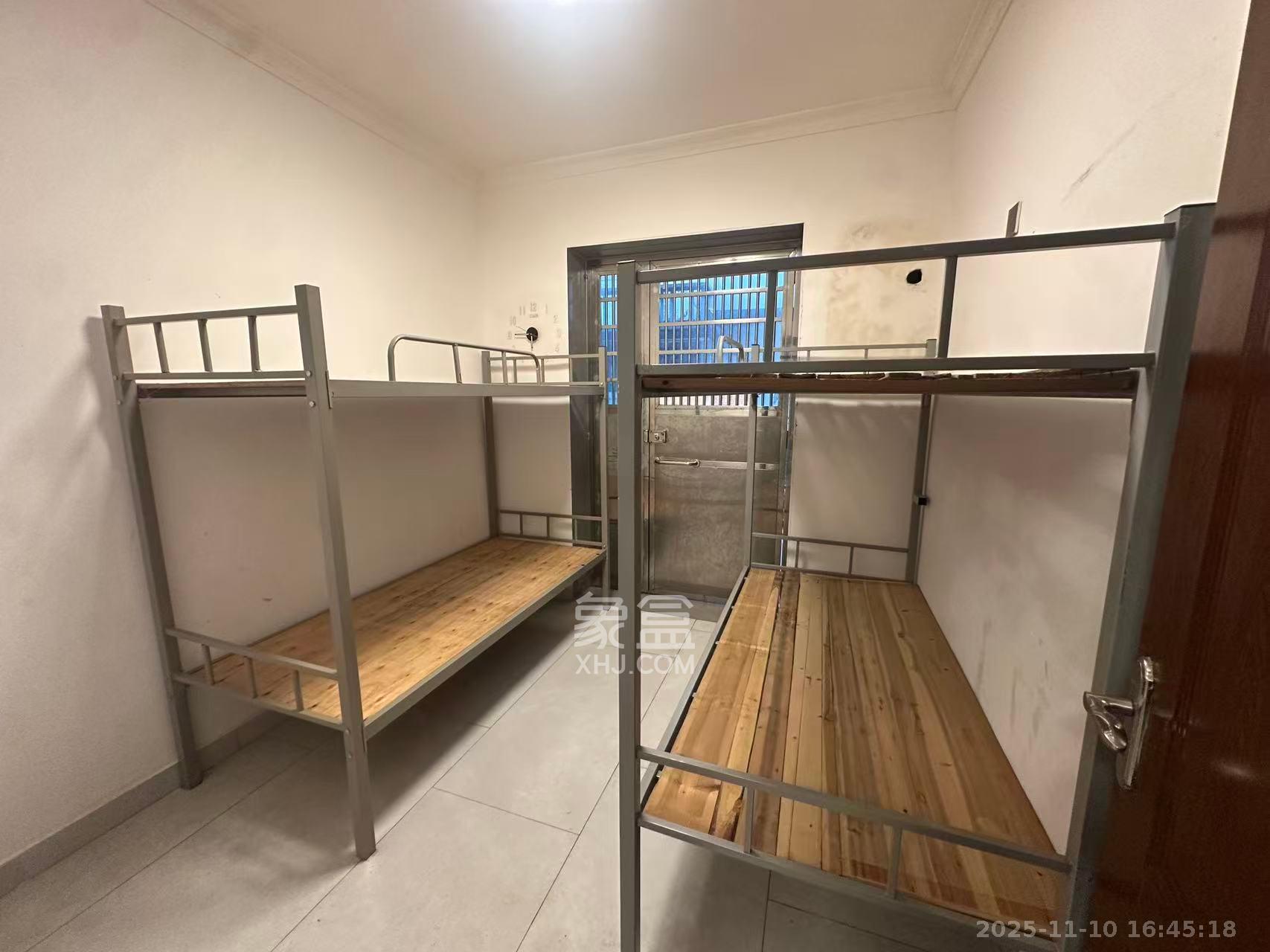 上碧湘街散盘 2室1厅1卫 1500.0元/月 上碧湘街散盘 2室1厅1卫 1500.0元/月室内图