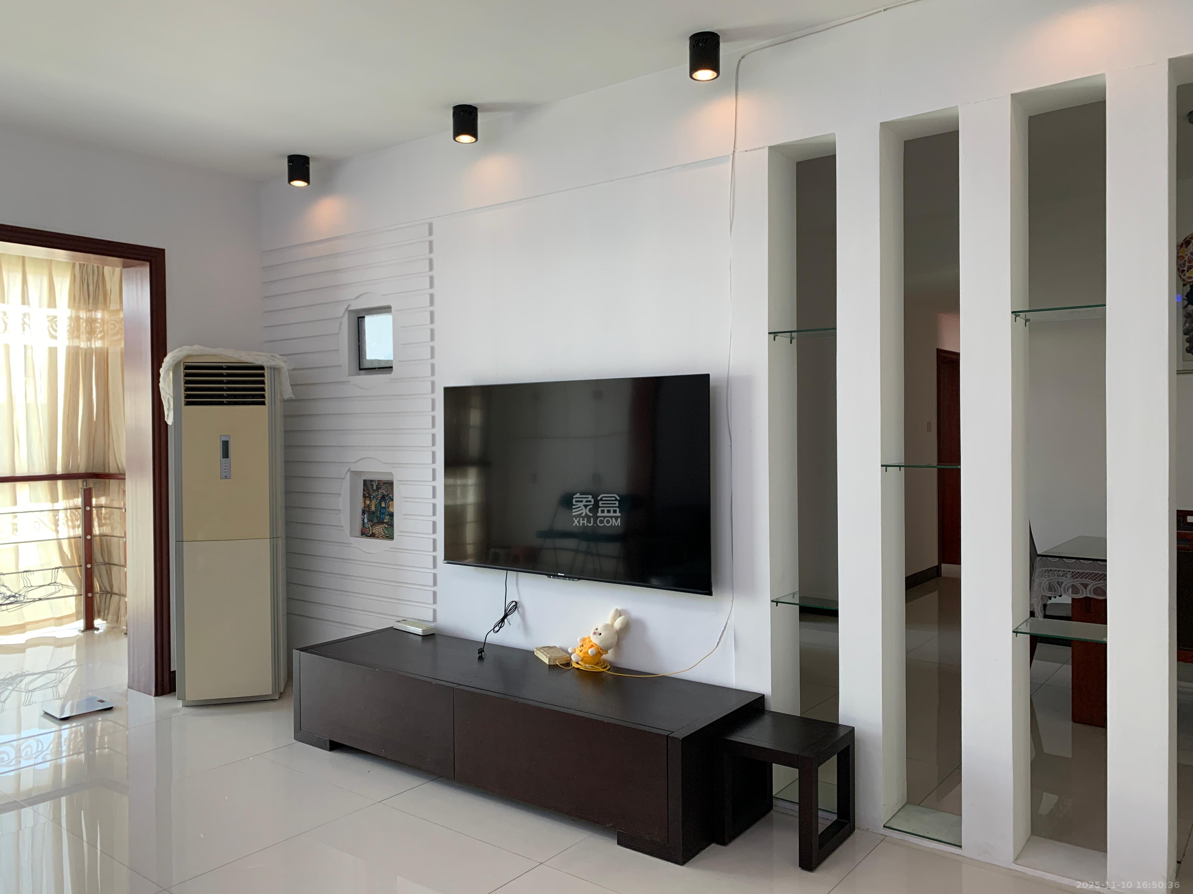 桐荫里社区  5室2厅2卫    6500.0元/月